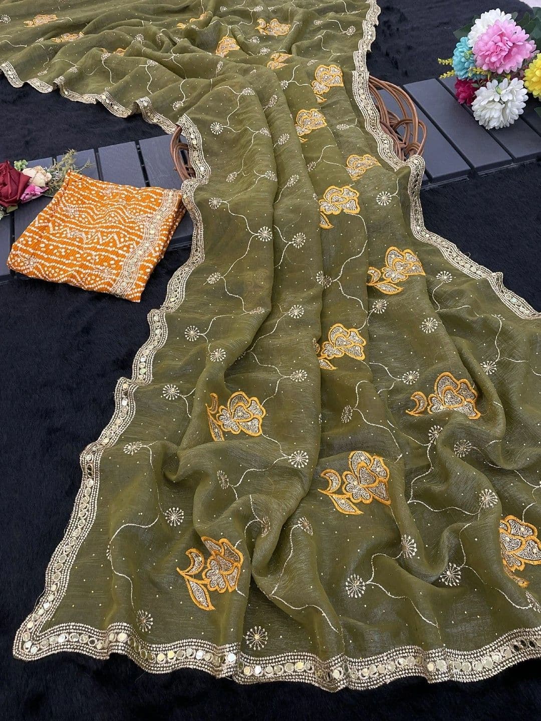 SmileyFashion Floral Embroidered Poly Georgette Saree thumbnail 3