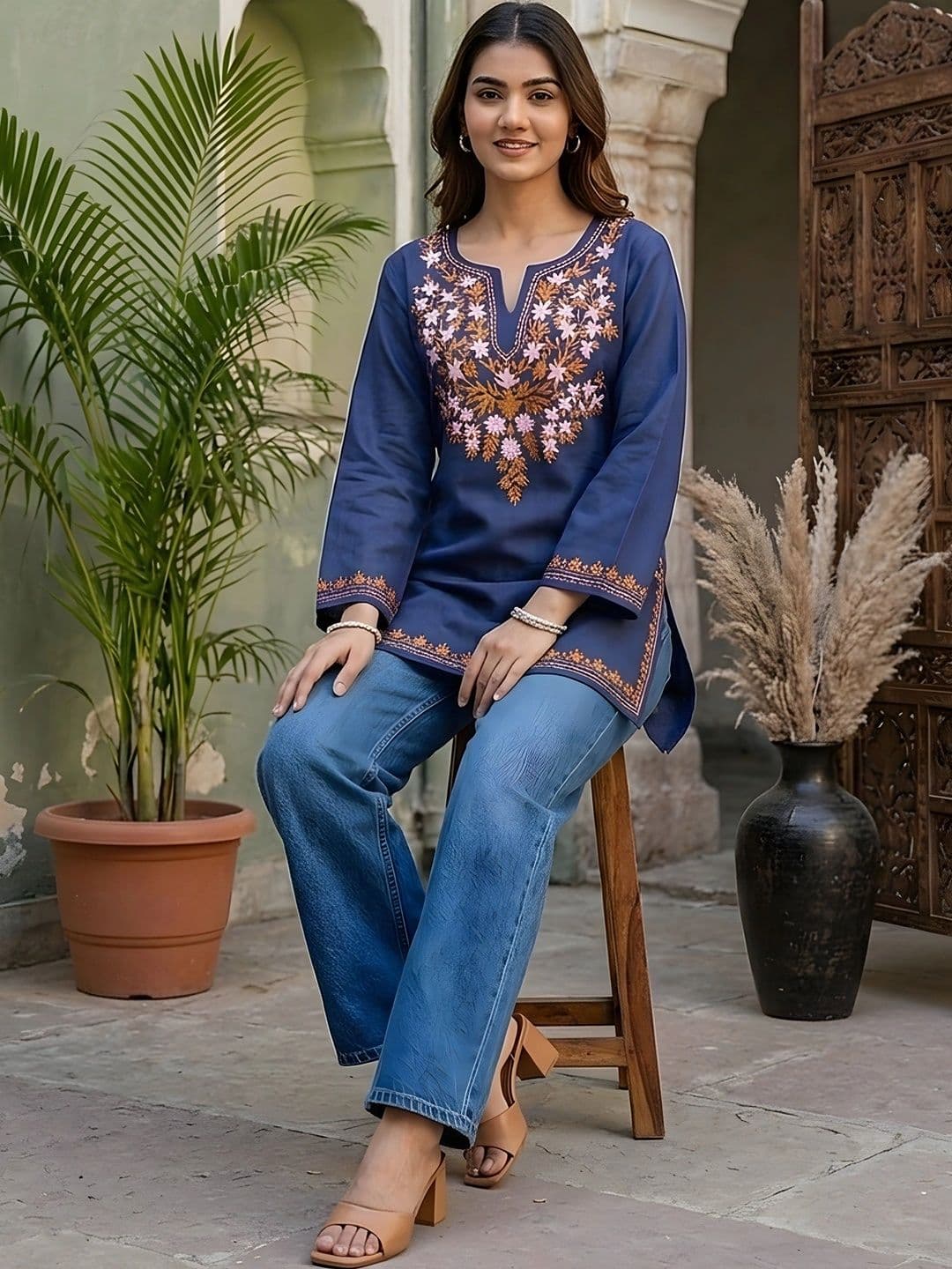 Sangria Women Embroidered Thread Work Kurta thumbnail 3