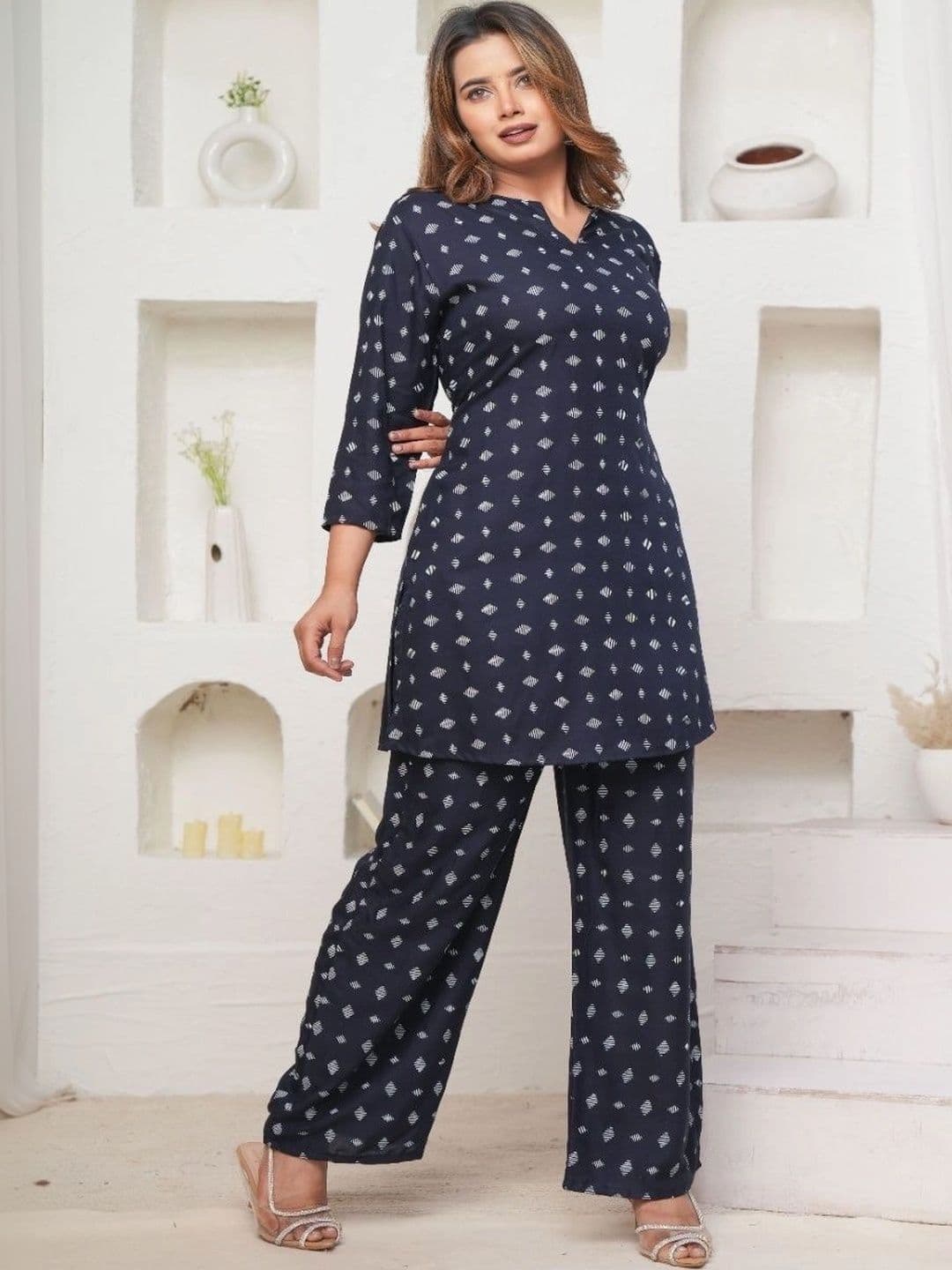 CNS FASHIONS Women Printed Regular Pure Cotton Kurti with Palazzos thumbnail 2