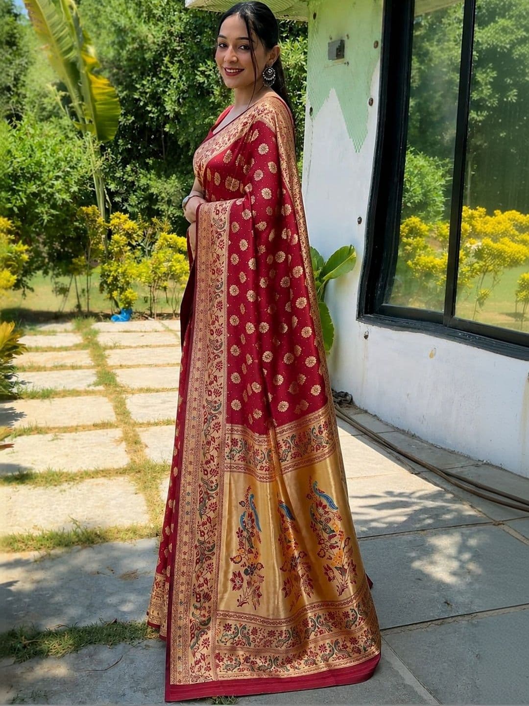 vastranagari Woven Design Zari Art Silk Designer Banarasi Saree thumbnail 5