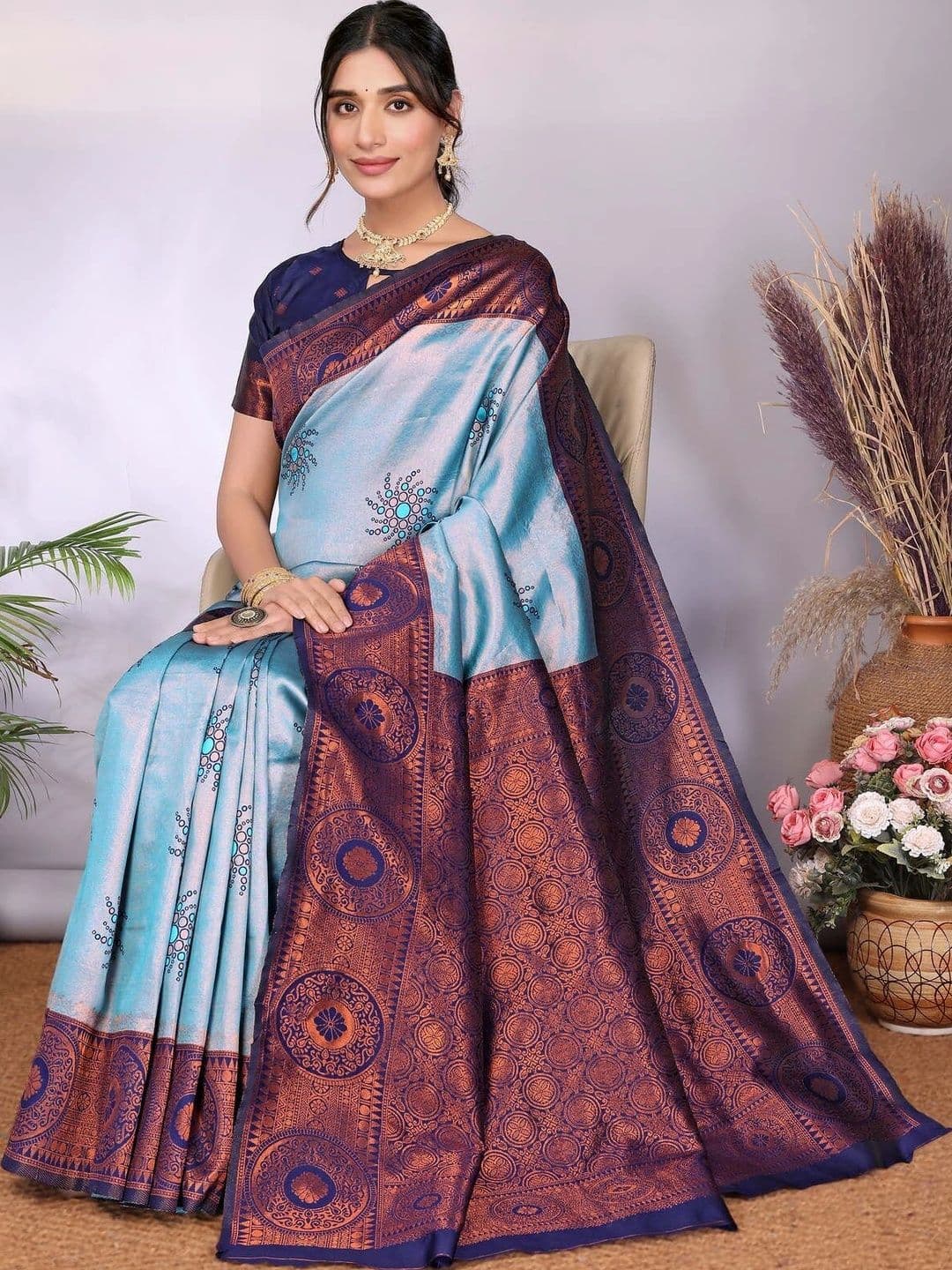 VS MALL Woven Design Zari Banarasi Saree thumbnail 3