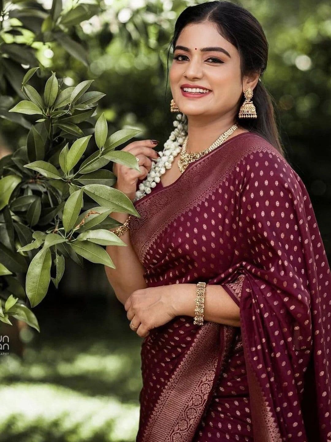 VS MALL Ethnic Motifs Zari Banarasi Saree thumbnail 3