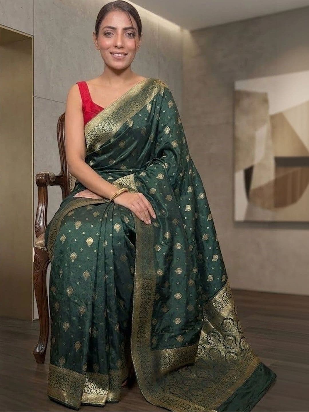 JUICE BEAUTY Woven Design Zari Art Silk Banarasi Saree thumbnail 2