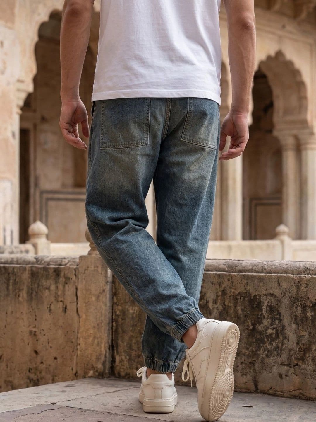 MAKPAK Men Jean Regular Fit Mid-Rise Low Distress Cuffed Hem Jeans thumbnail 2
