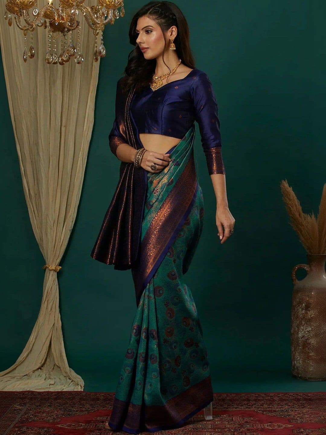 VS MALL Woven Design Zari Banarasi Saree thumbnail 4