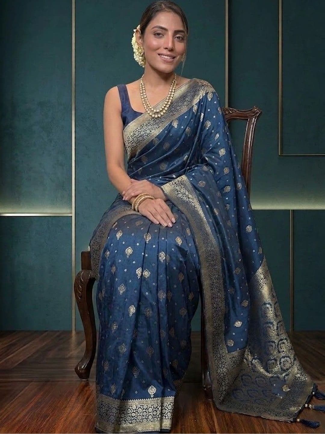 ZARA STAR Woven Design Zari Art Silk Banarasi Saree thumbnail 5