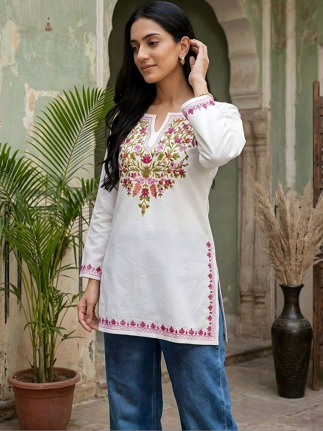 Sangria Women Floral Embroidered Thread Work Kurta thumbnail 3