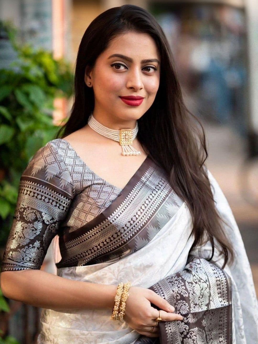 Vmdesigns Woven Design Zari Art Silk Banarasi Saree thumbnail 3