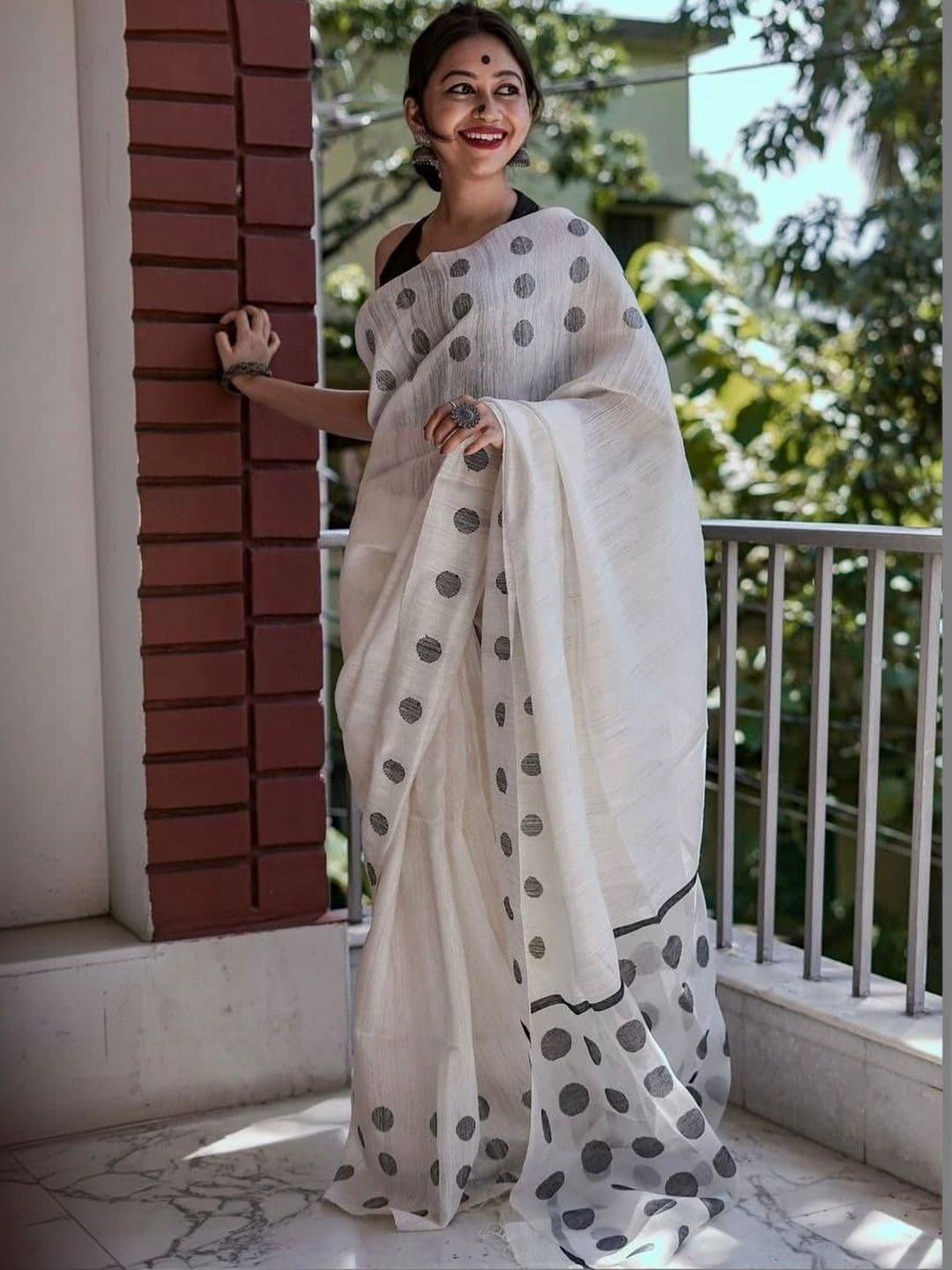 AJ FASHION PLUS Woven Design Zari Art Silk Banarasi Saree - view 1