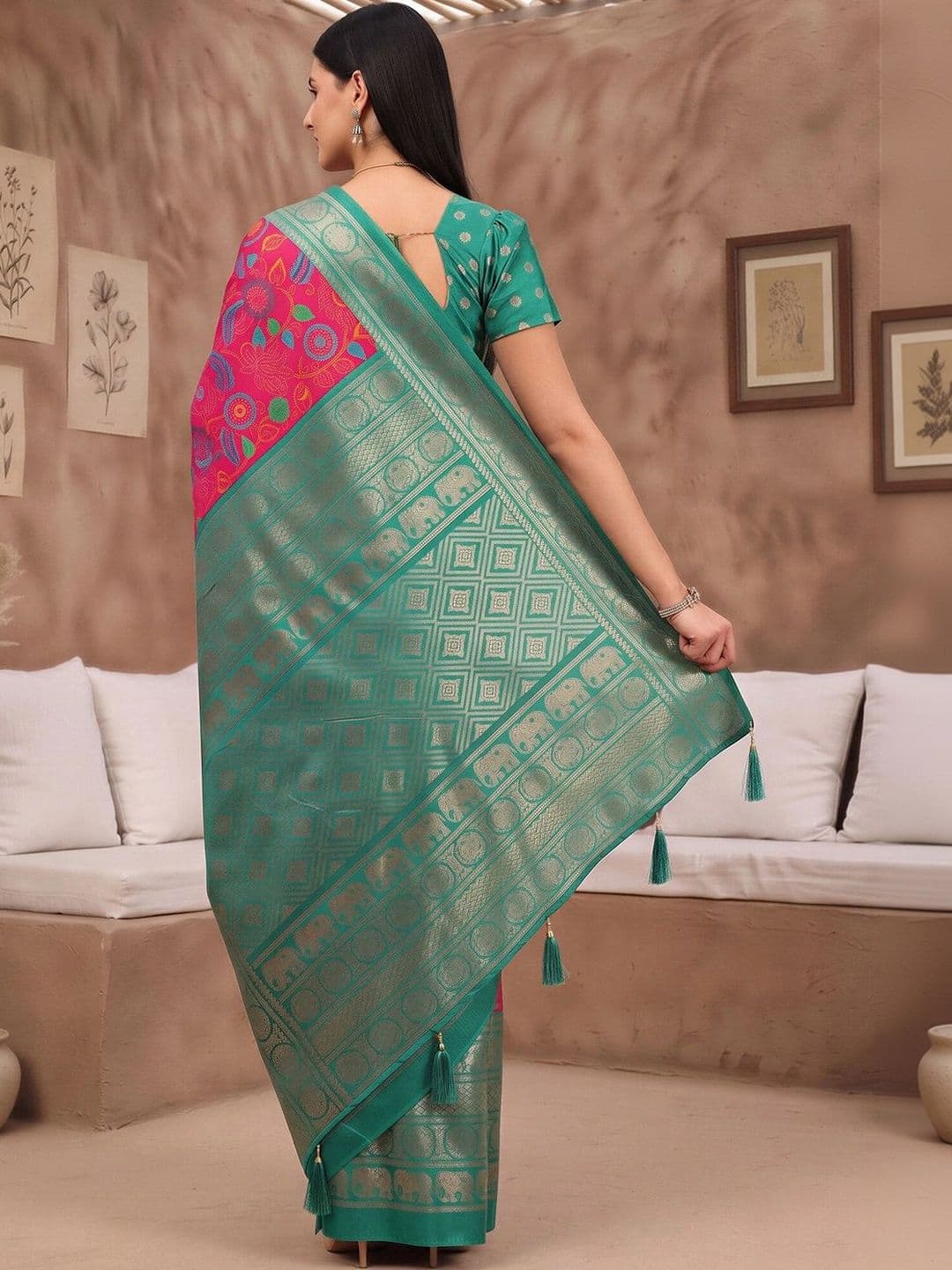 Anouk Women Woven Design Zari Designer Banarasi Saree thumbnail 2
