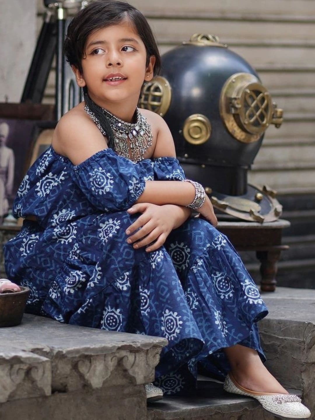 Laad Girls Printed Block Print Ready to Wear Lehenga & thumbnail 4