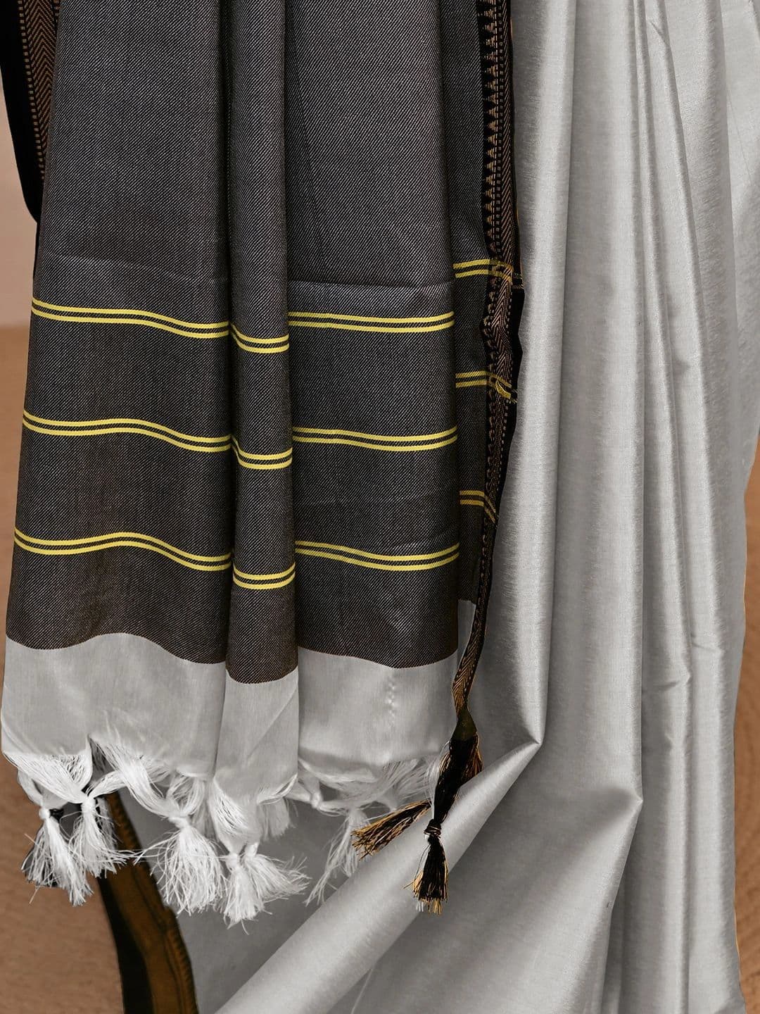 KALINI Striped Zari Designer Gadwal Saree thumbnail 5