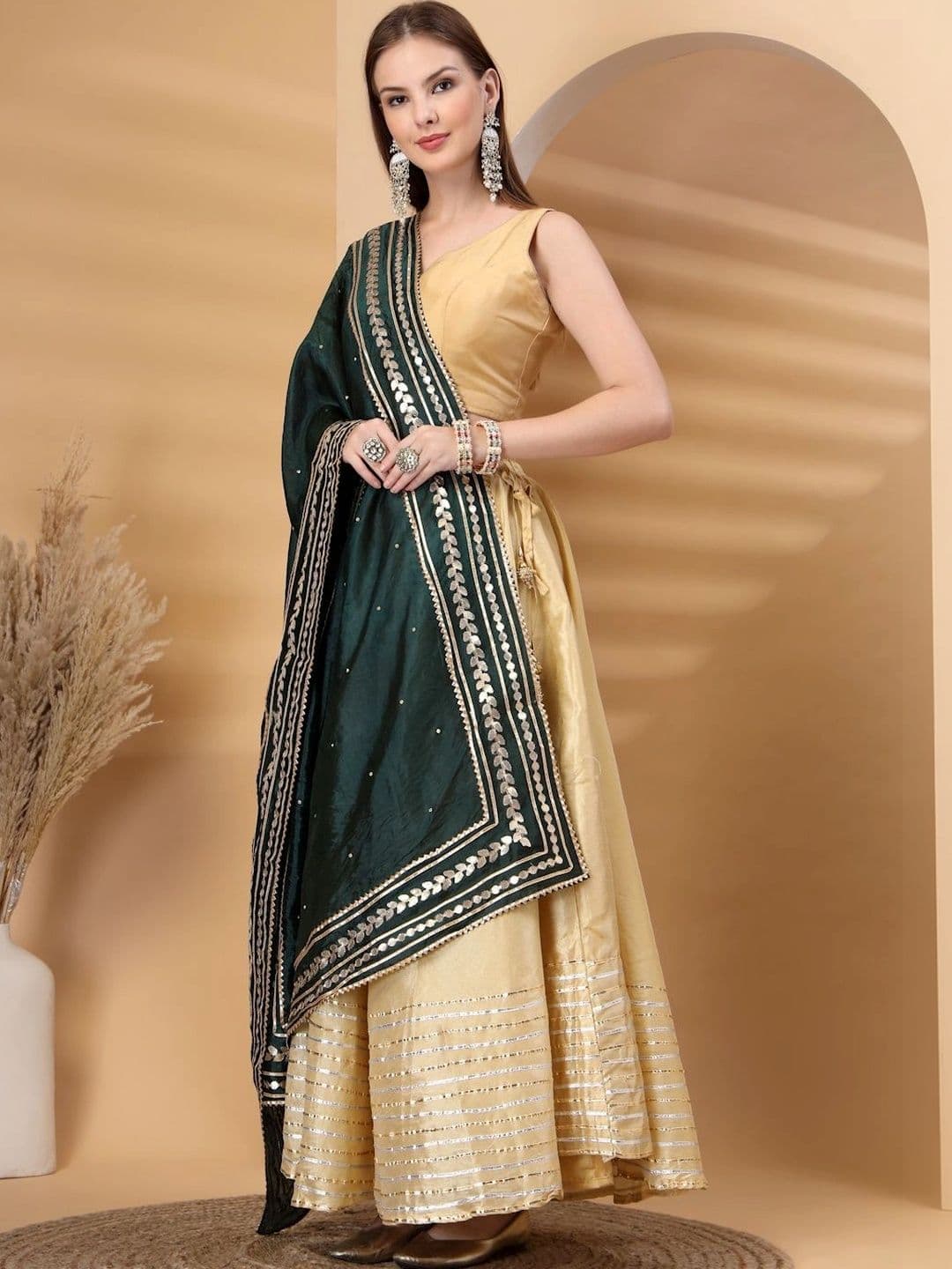 KALINI Dupatta with Zari thumbnail 4