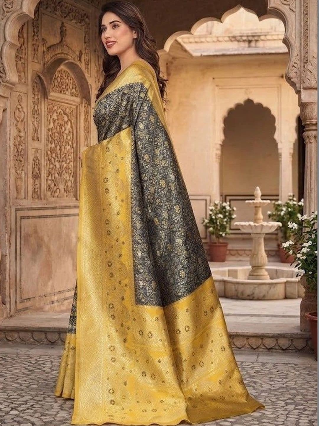 7Eleven Fashion Woven Design Zari Art Silk Banarasi Saree thumbnail 4