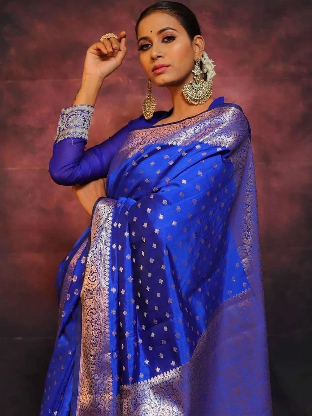 VelvetHue Woven Design Zari Art Silk Banarasi Saree thumbnail 4