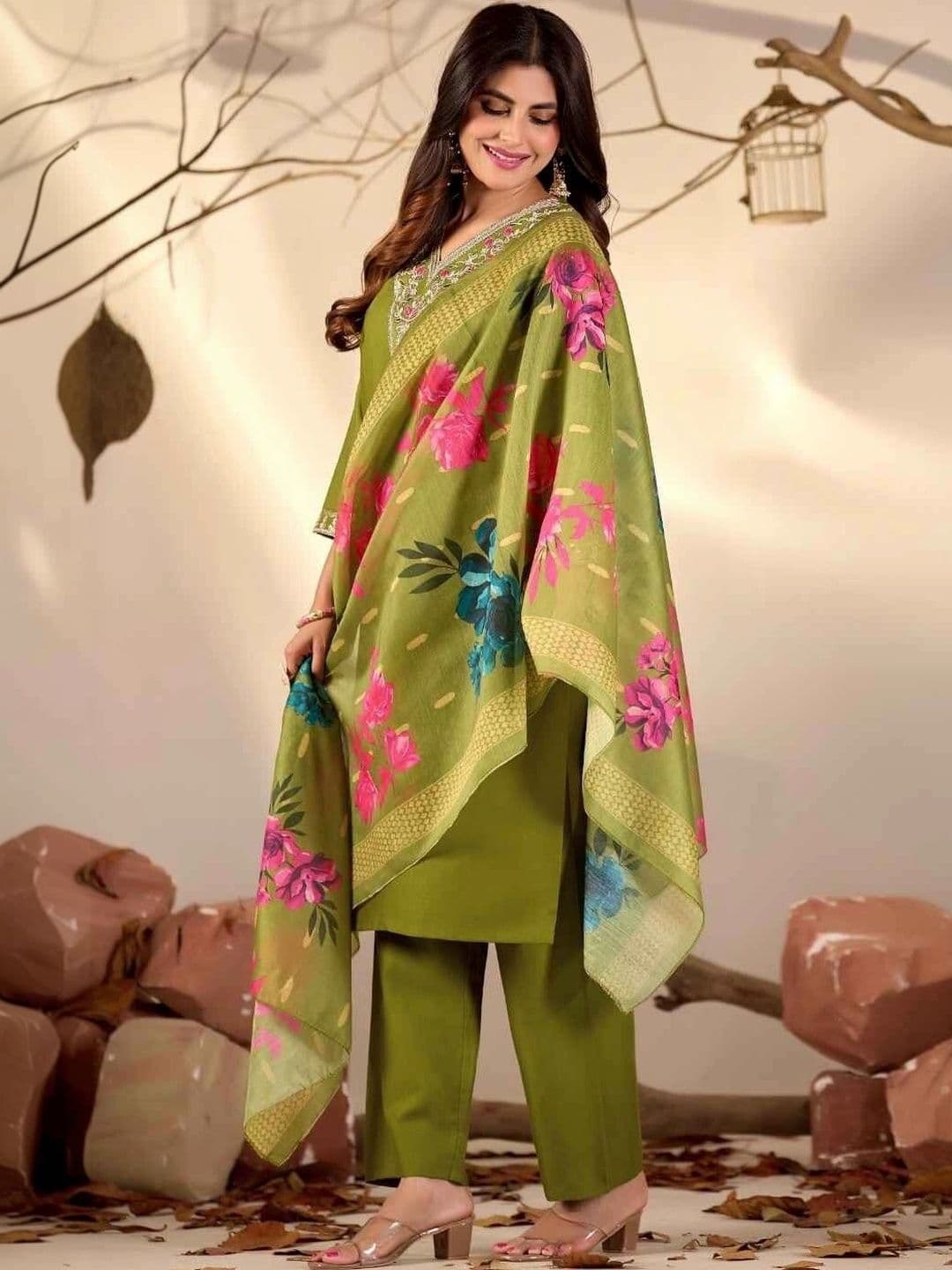 NAVYAAZRI Women Floral Embroidered Regular Thread Work Kurta with Trousers & With Dupatta thumbnail 5