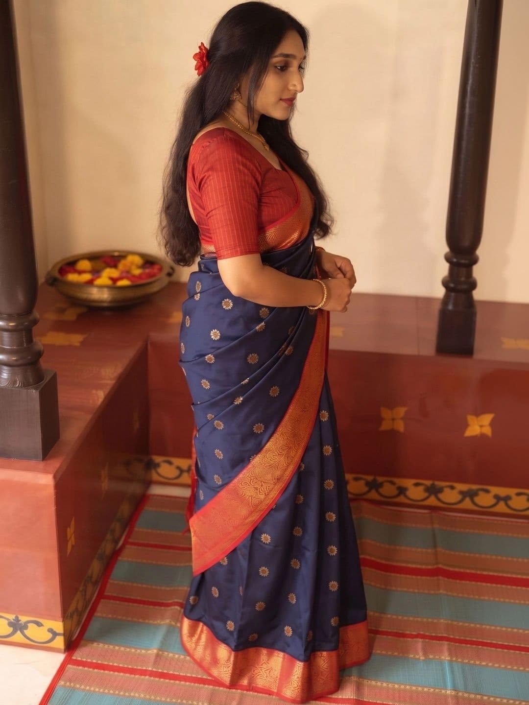 VILLE FASHION Woven Design Zari Art Silk Kanjeevaram Saree thumbnail 4