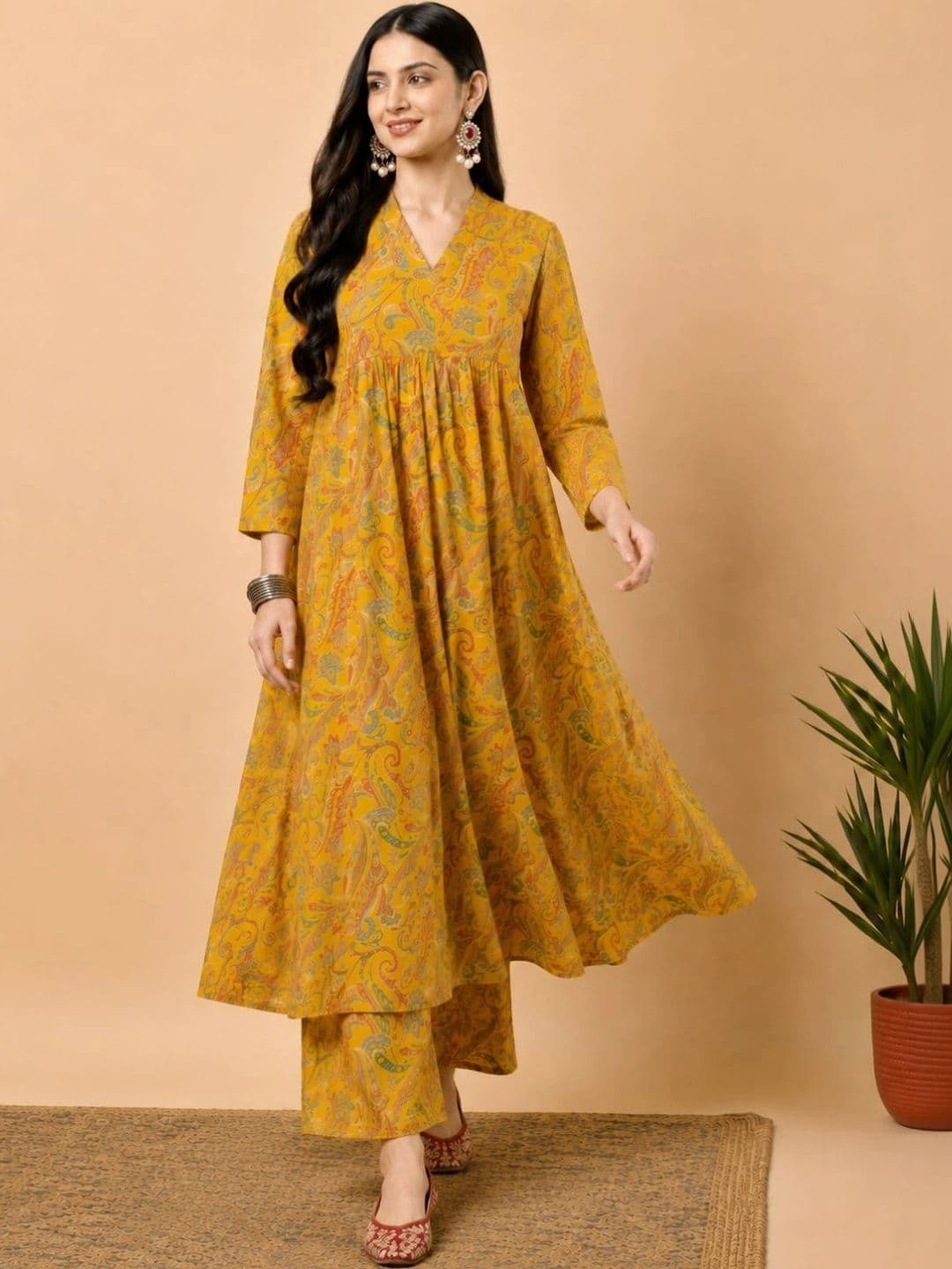 AMOUS Women Paisley Printed Empire Kurta with Palazzos thumbnail 4