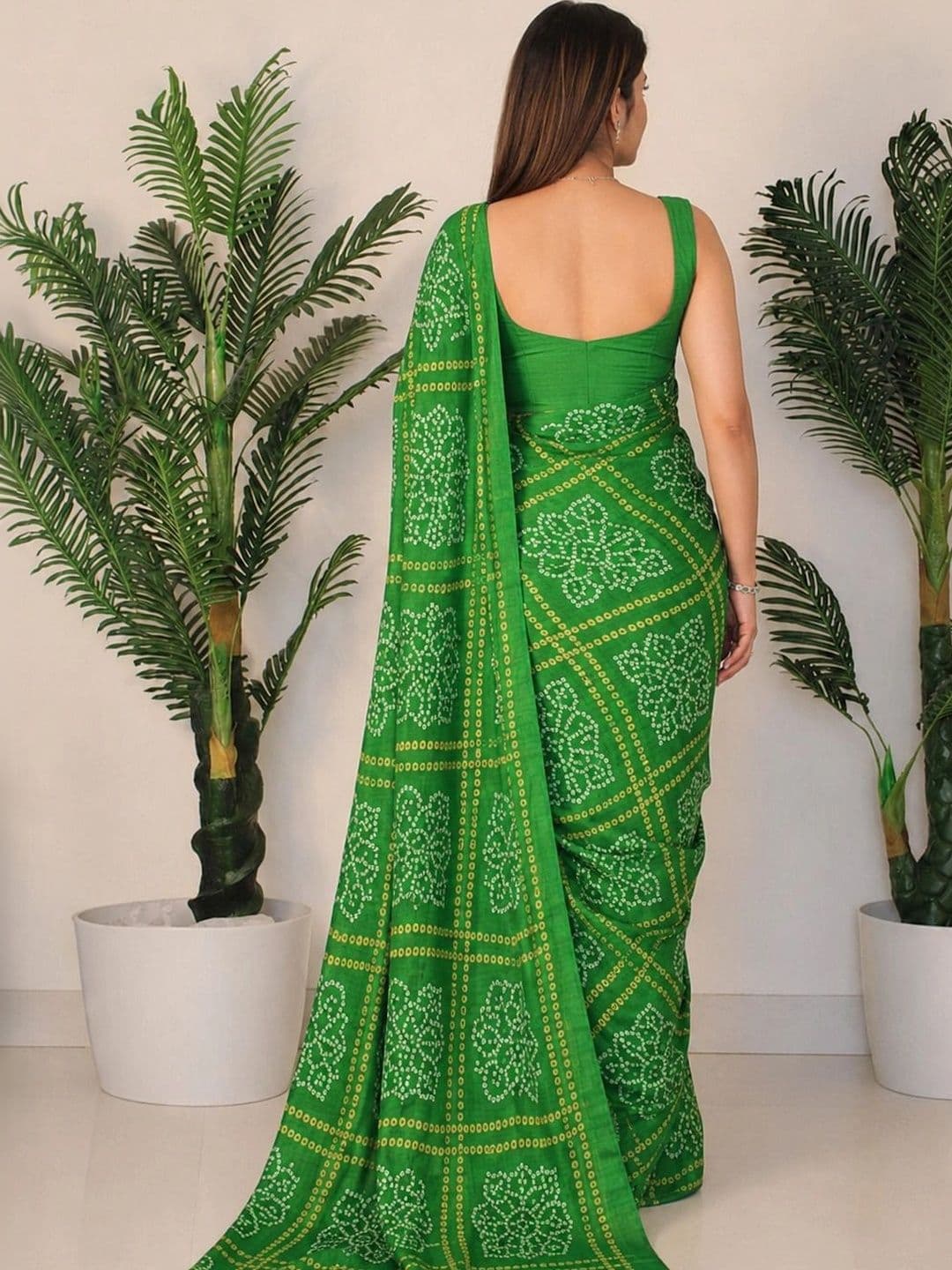 GHAN SALS Bandhani Pure Georgette Saree thumbnail 5