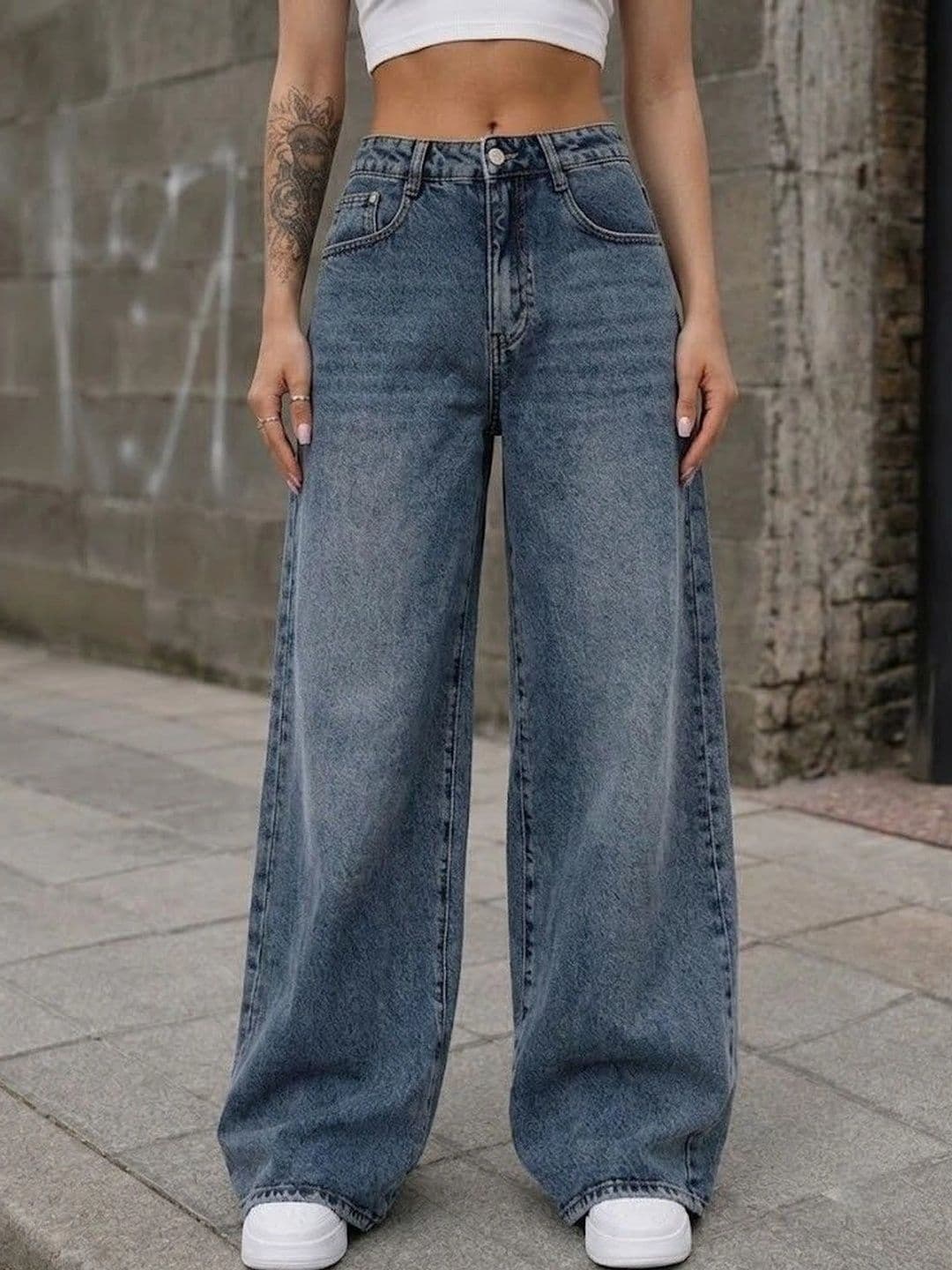 The Roadster Lifestyle Co Women Pure Cotton Clean Look Wide Leg Fit Jeans thumbnail 4