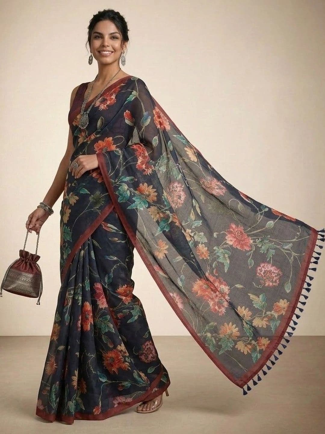Anouk Women Floral Printed Silk Blend Saree thumbnail 4
