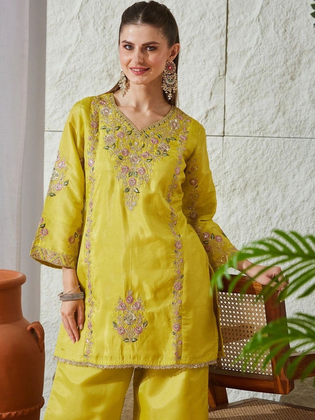 MOKOSH Women Ethnic Motifs Embroidered Regular Thread Work Pure Silk Kurta with Palazzos thumbnail 6