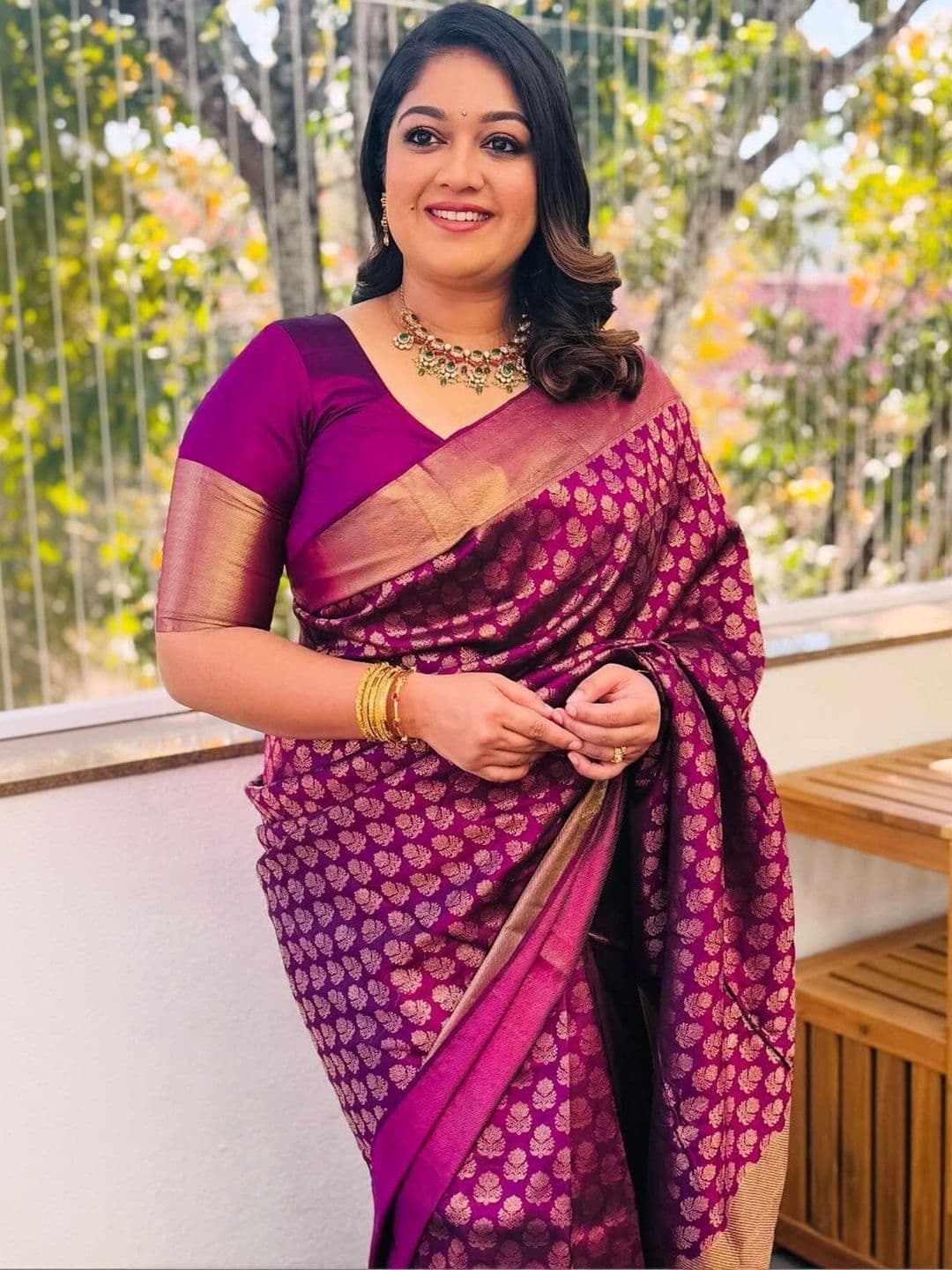 VS MALL Ethnic Motifs Zari Banarasi Saree thumbnail 2