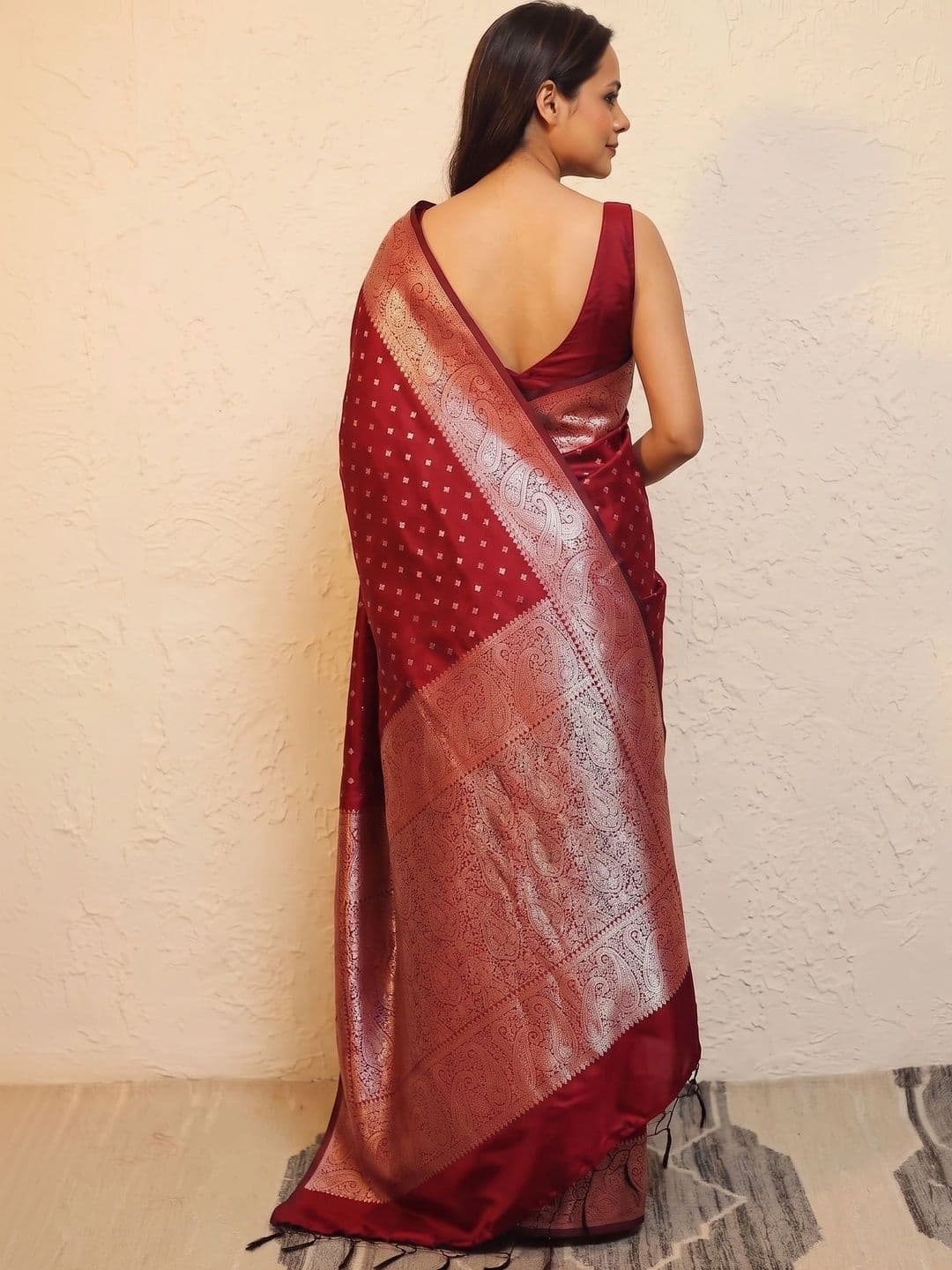 7Eleven Fashion Woven Design Zari Art Silk Banarasi Saree thumbnail 4