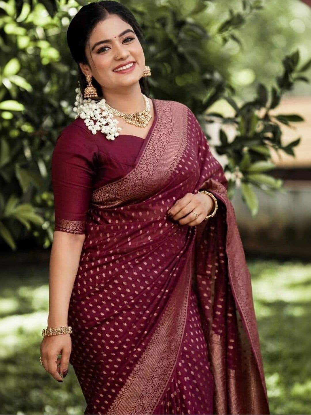 VS MALL Ethnic Motifs Zari Banarasi Saree thumbnail 2