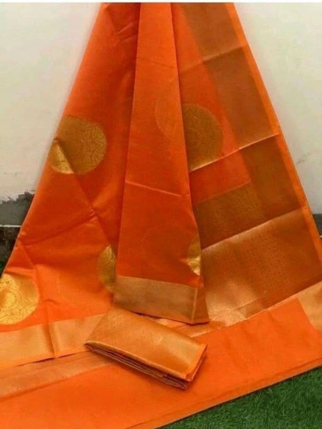 AdoreeStitch Woven Design Zari Art Silk Banarasi Saree thumbnail 3