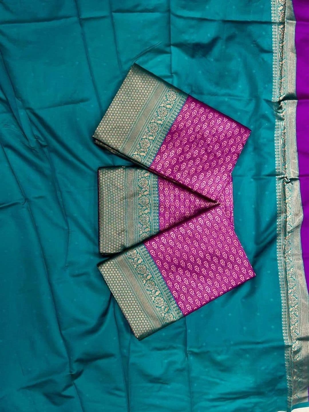 ZARA STAR Woven Design Zari Art Silk Banarasi Saree thumbnail 5