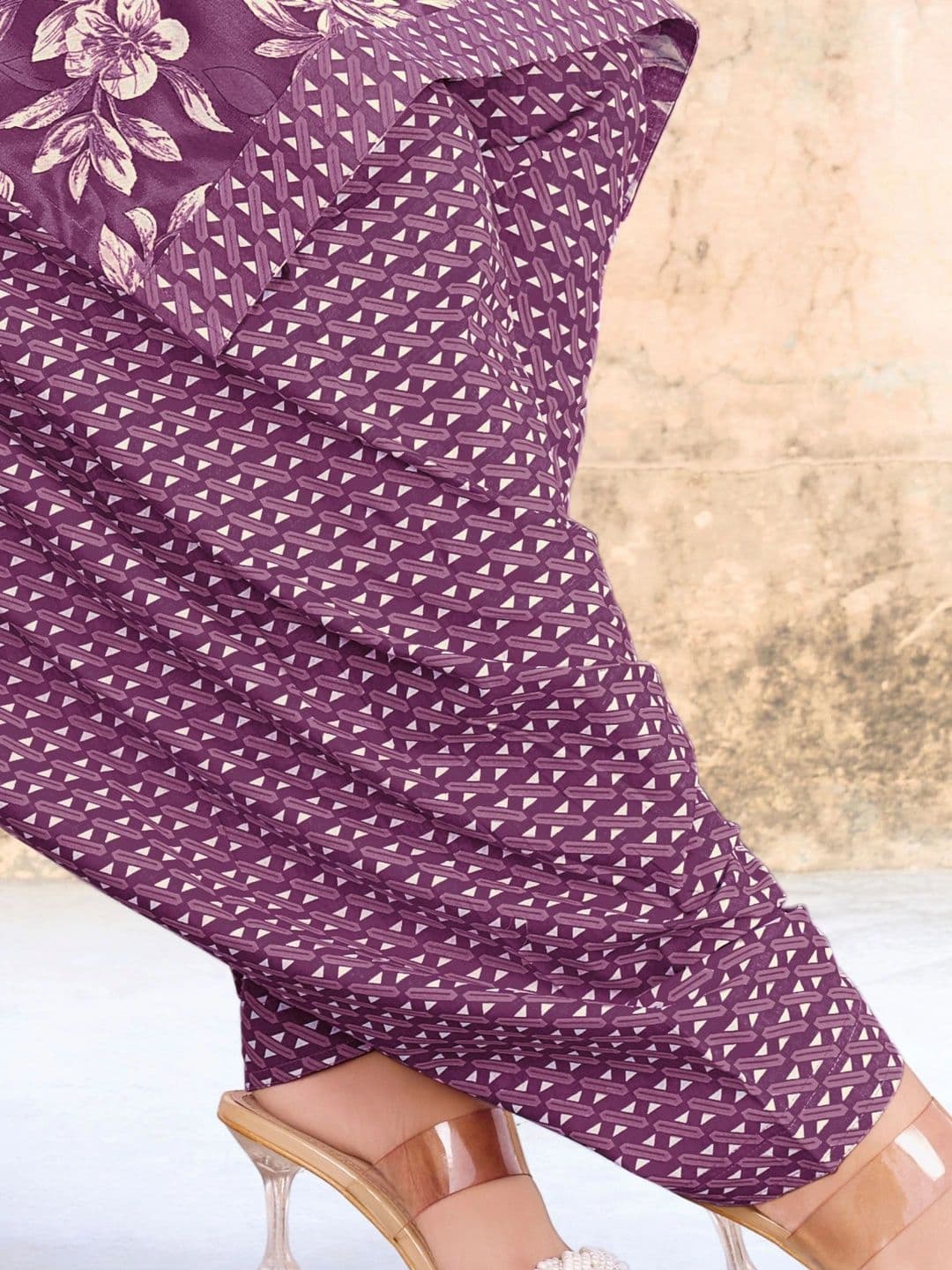 shree jeenmata collection Women Floral Printed Regular Pure Cotton Kurta with Patiala & With Dupatta thumbnail 3