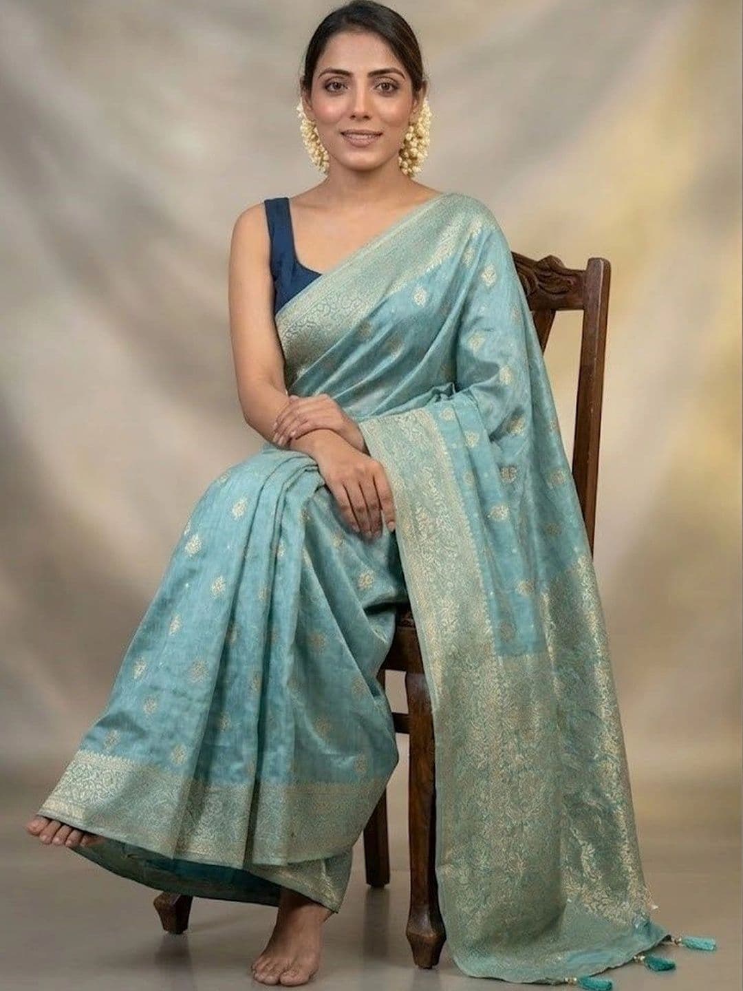 THE AQUARIUS Woven Design Zari Art Silk Banarasi Saree thumbnail 5