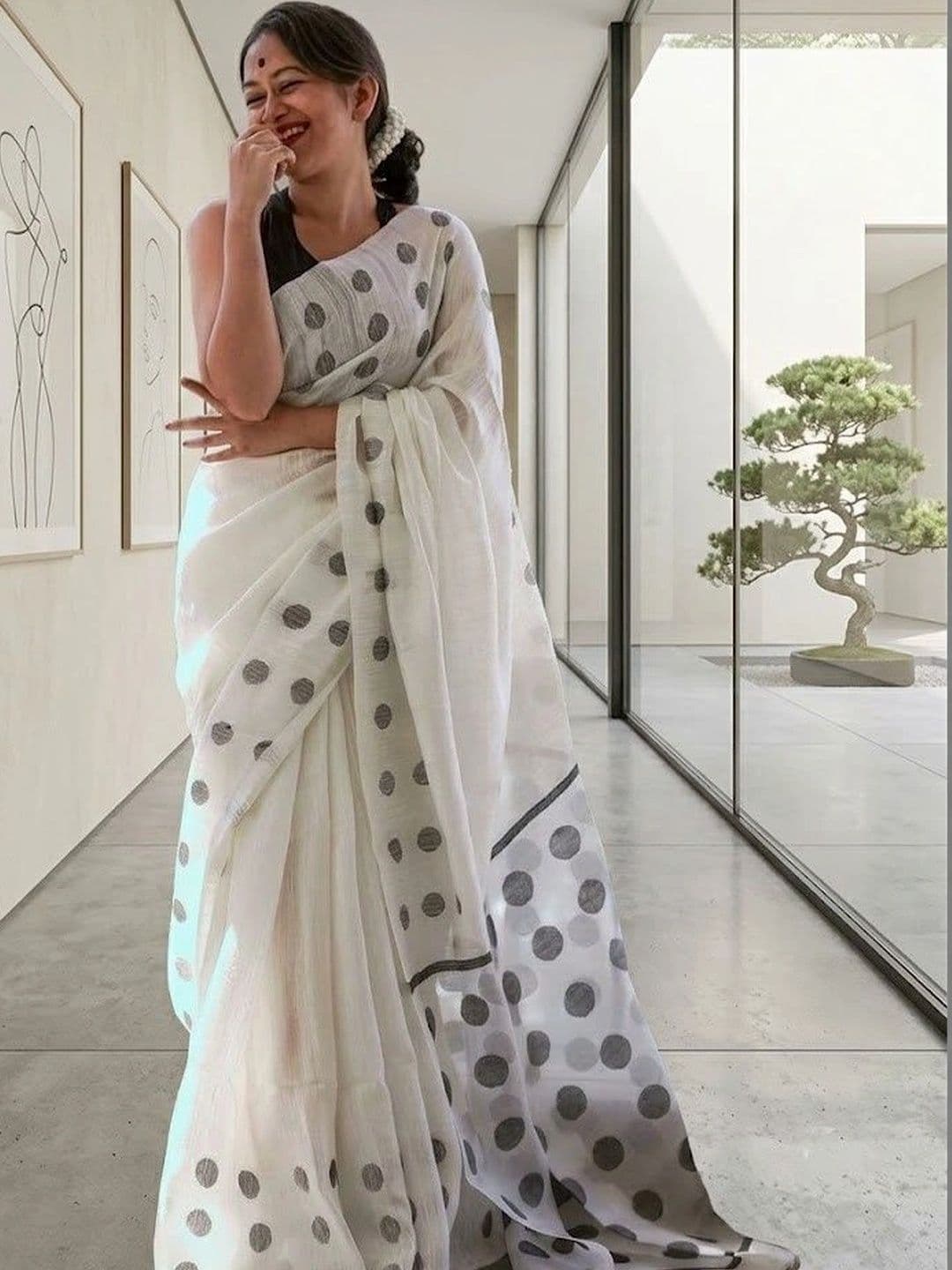 SHRIADINATH Woven Design Zari Art Silk Banarasi Saree thumbnail 2