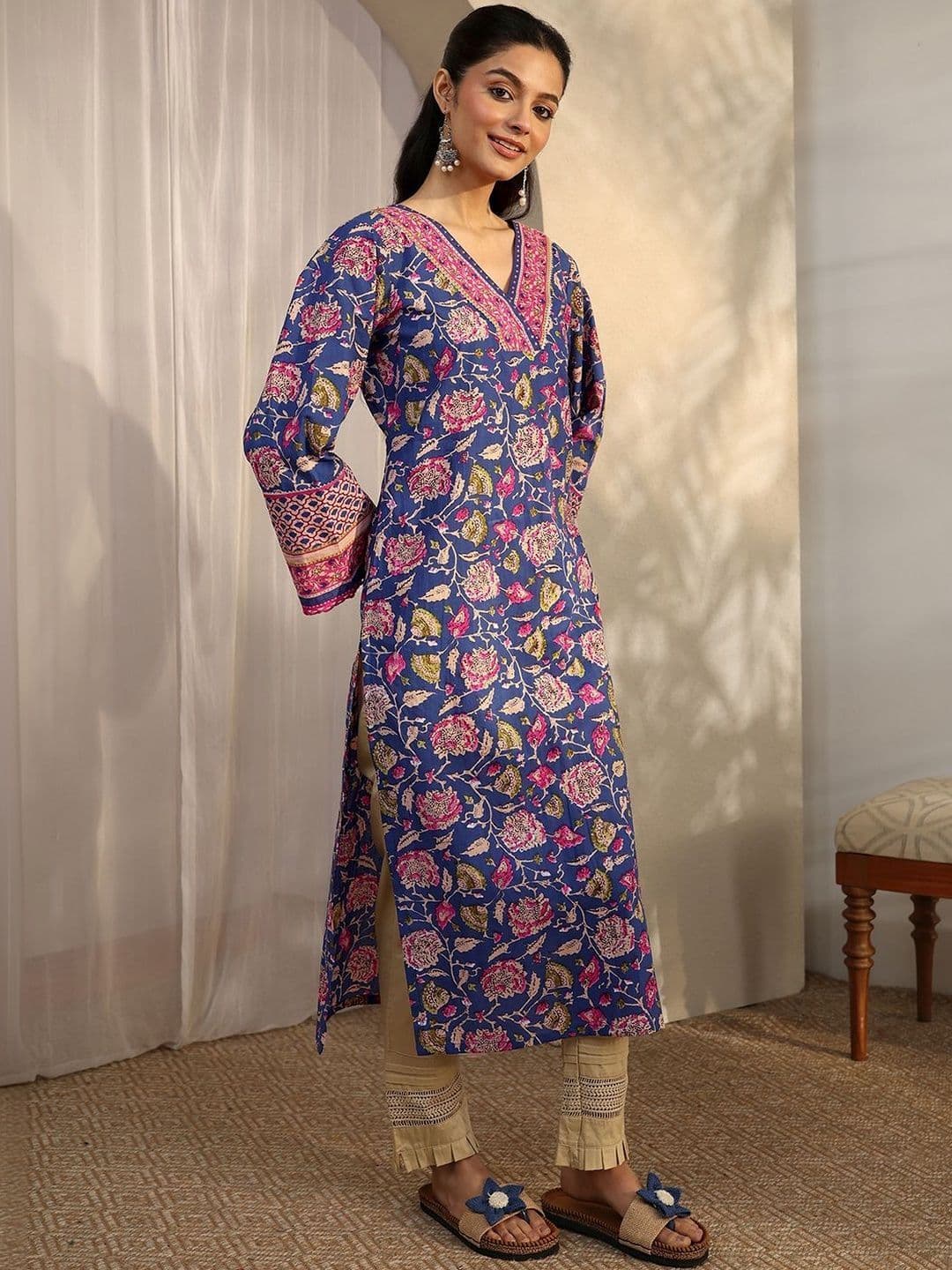 Libas Women Phoebe Blue Printed Cotton Straight Kurta thumbnail 4