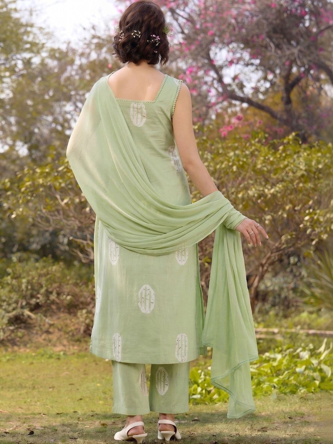 Mitera Women Ethnic Motifs Printed Regular Silk Chiffon Kurta with Trousers & With Dupatta thumbnail 3