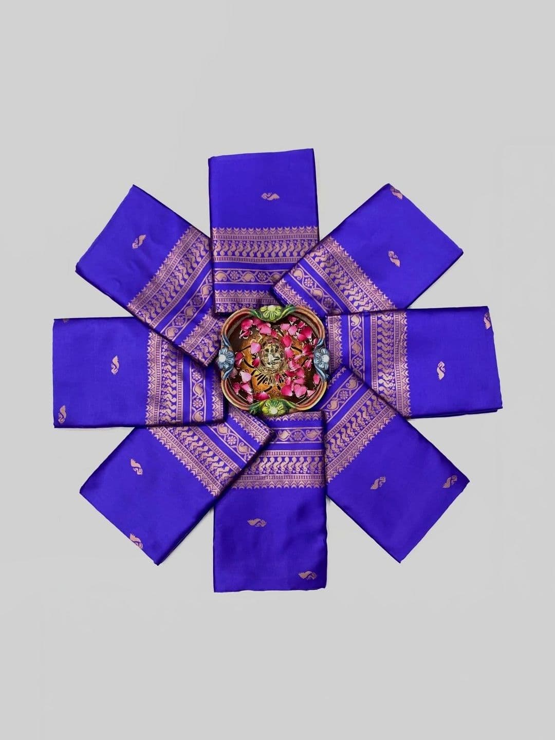 7Eleven Fashion Woven Design Zari Art Silk Banarasi Saree thumbnail 4