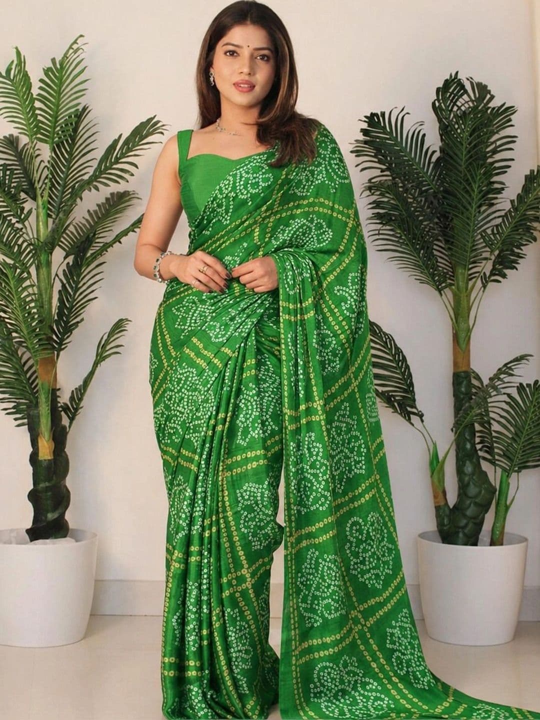 Sitanjali Bandhani Pure Georgette Saree - view 1