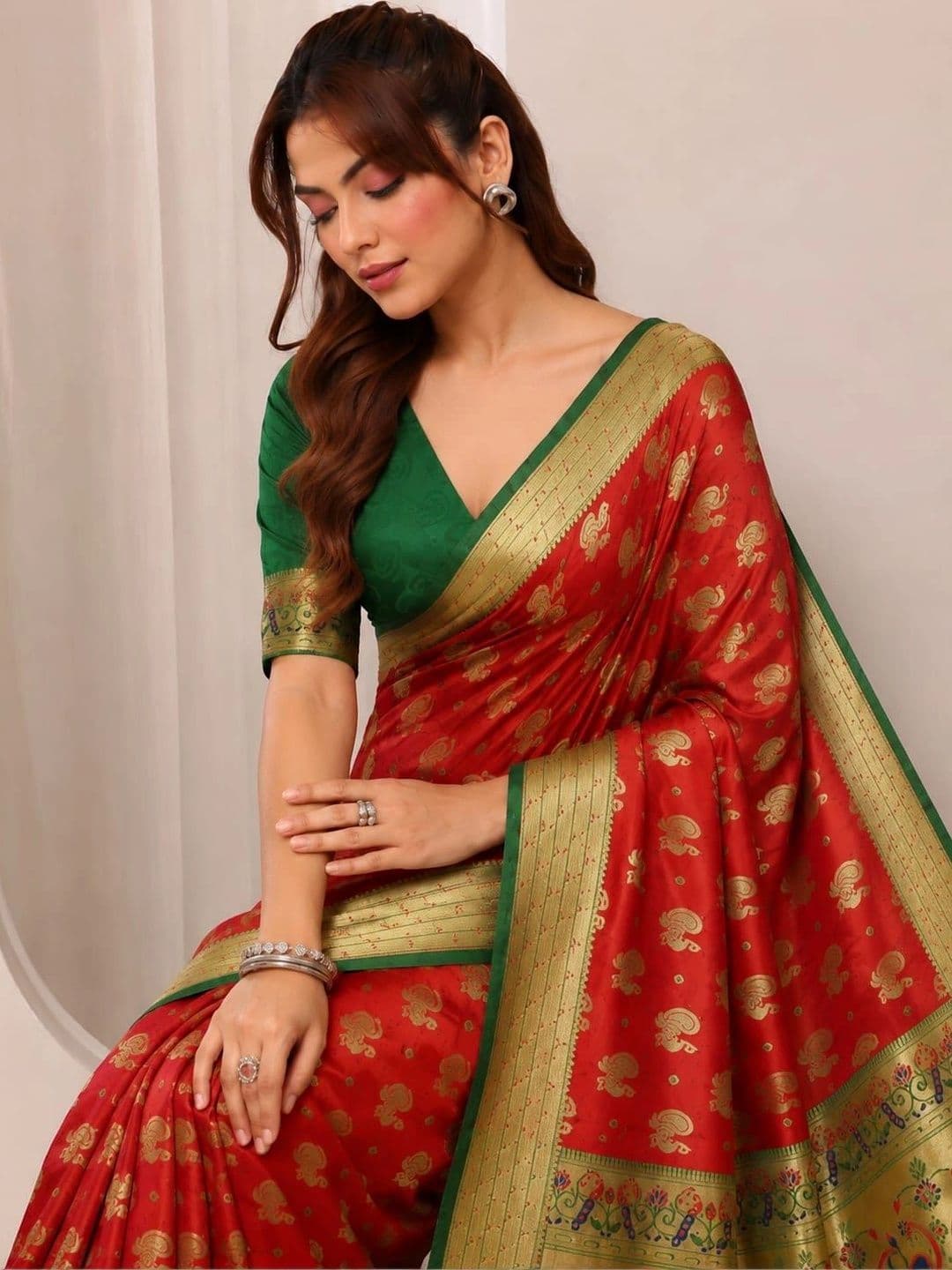 Veera Collection Woven Design Zari Art Silk Designer Banarasi Saree thumbnail 4