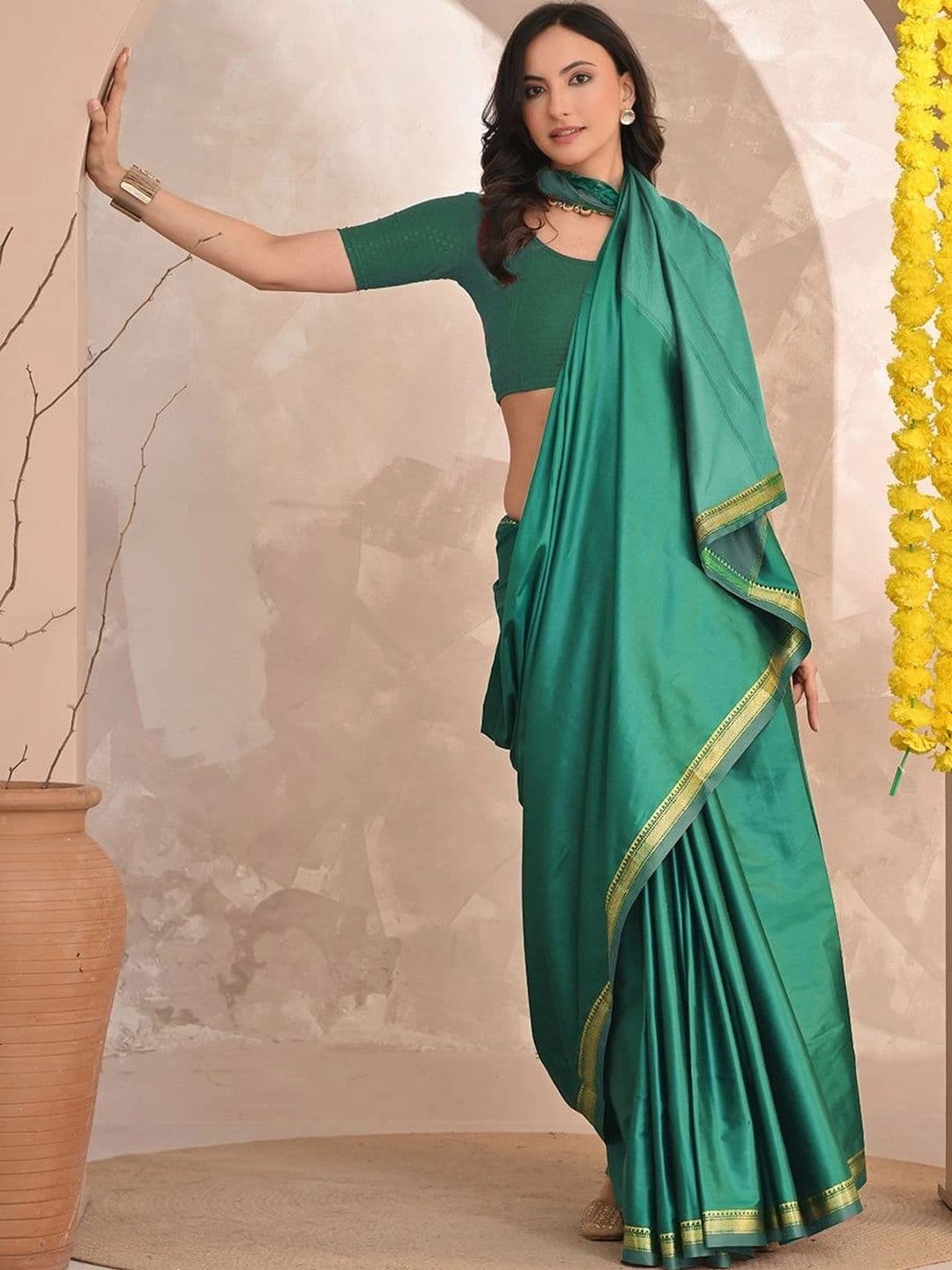 KALINI Zari Designer Gadwal Saree thumbnail 5