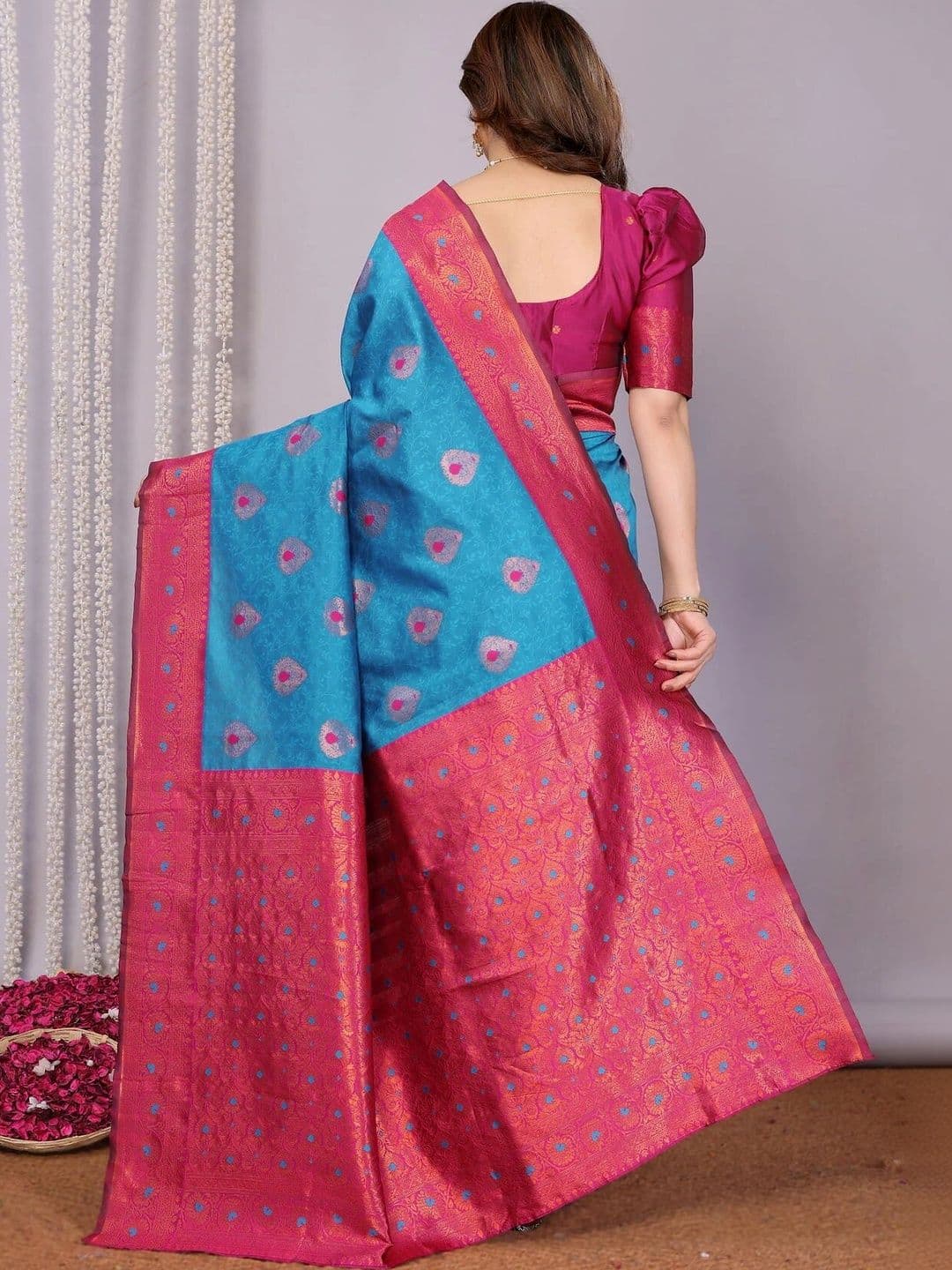 VS MALL Women Ethnic Motifs Zari Banarasi Saree thumbnail 2