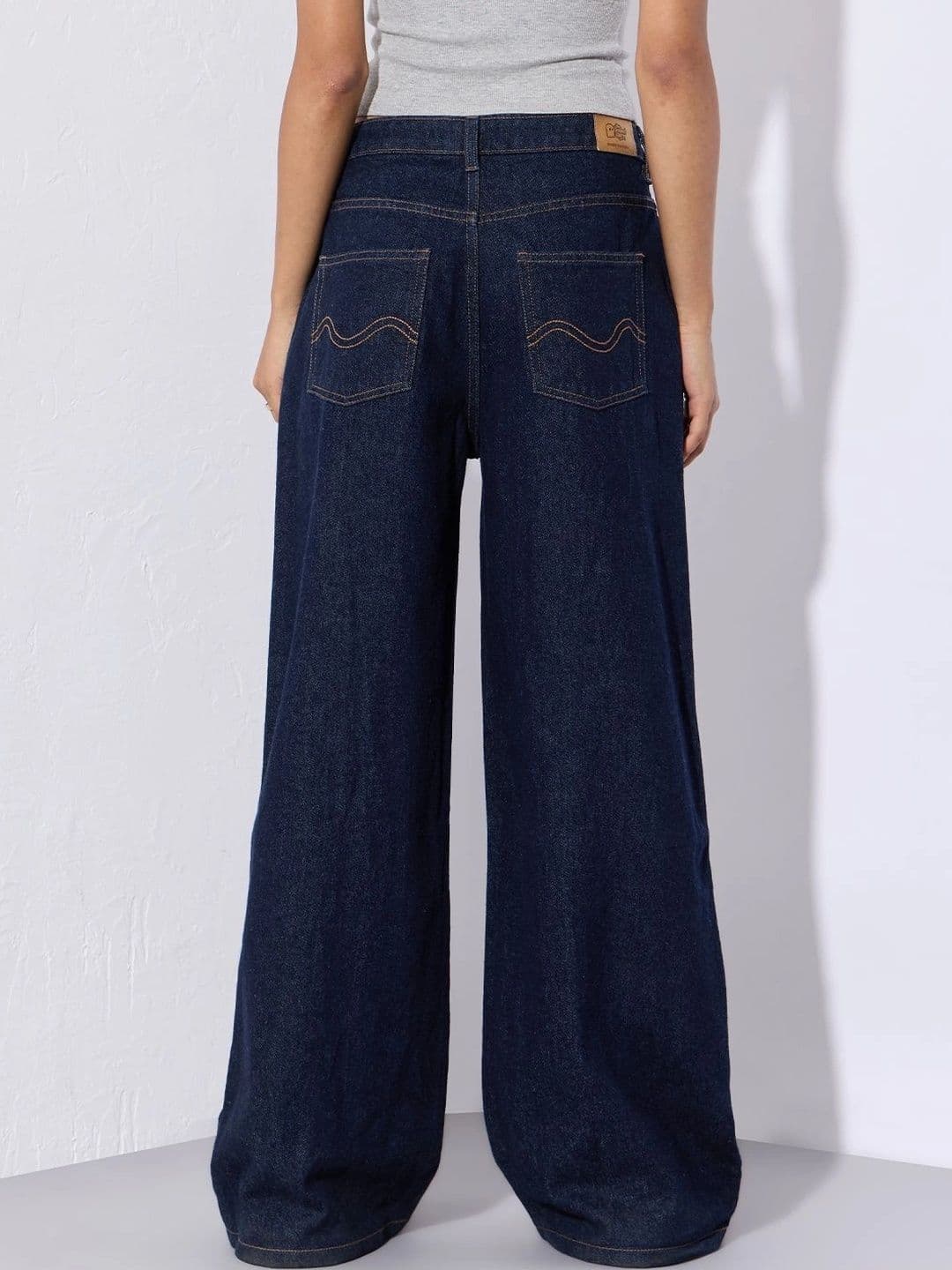 The Souled Store Women Wide Leg Mid-Rise Light Fade Jeans thumbnail 2