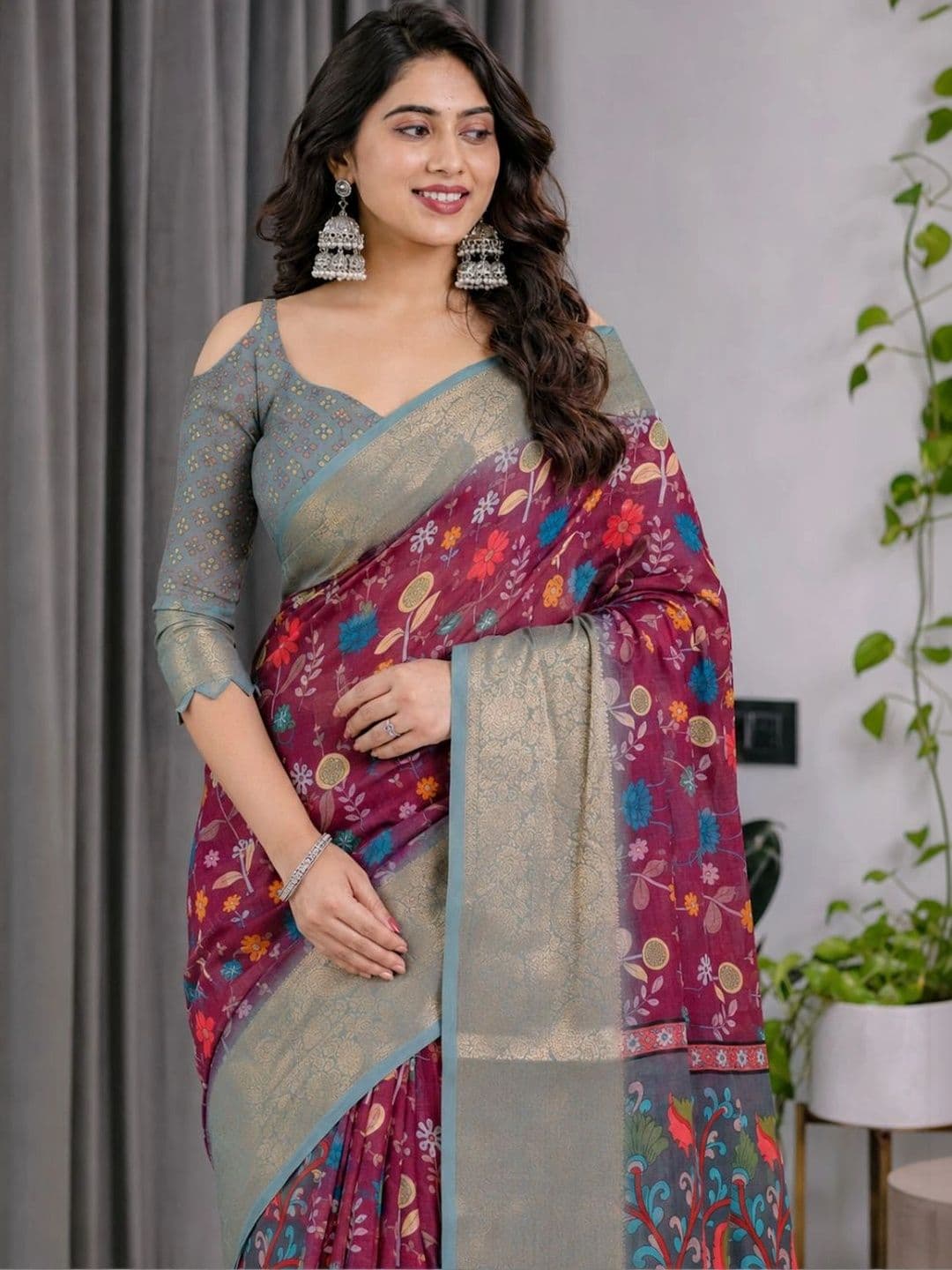 IKSHARA Floral Zari Saree thumbnail 3