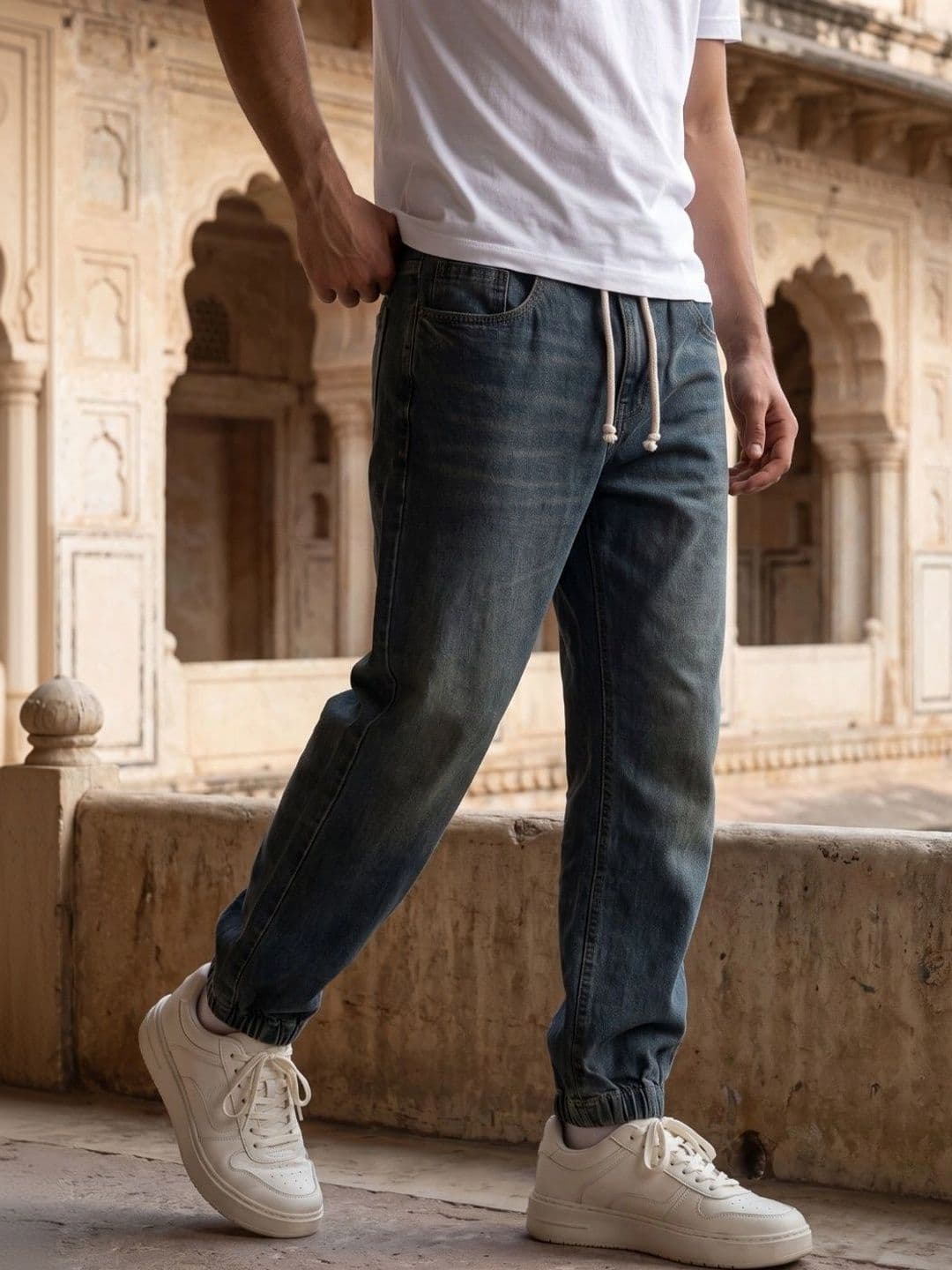 MAKPAK Men Jean Regular Fit Mid-Rise Low Distress Cuffed Hem Jeans thumbnail 3