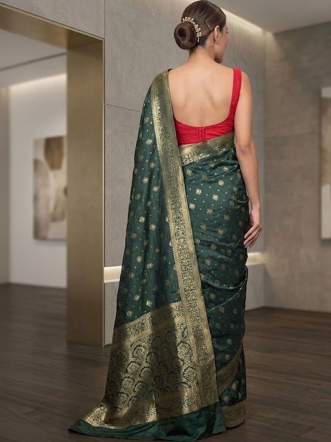 Zankhi Hosiery Woven Design Zari Art Silk Banarasi Saree thumbnail 4