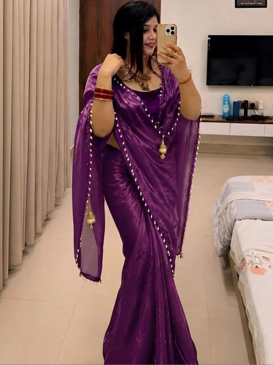 Saanvi Beads and Stones Silk Blend Saree thumbnail 2