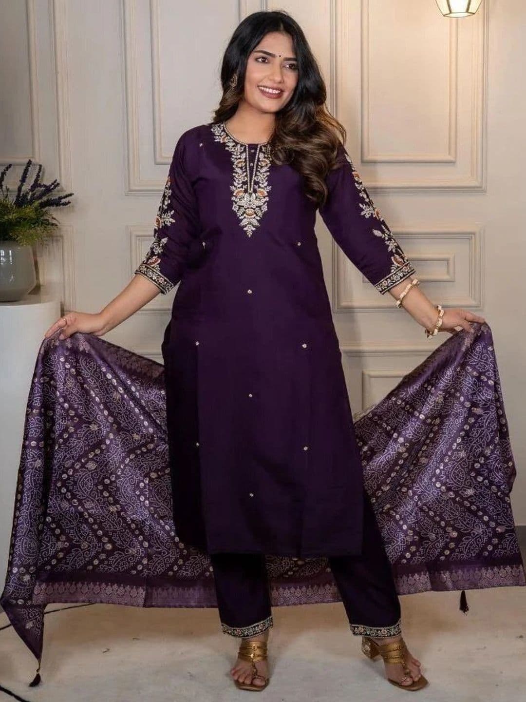 Rasikta Women Ethnic Motifs Embroidered Regular Thread Work Kurta with Trousers & With Dupatta thumbnail 3