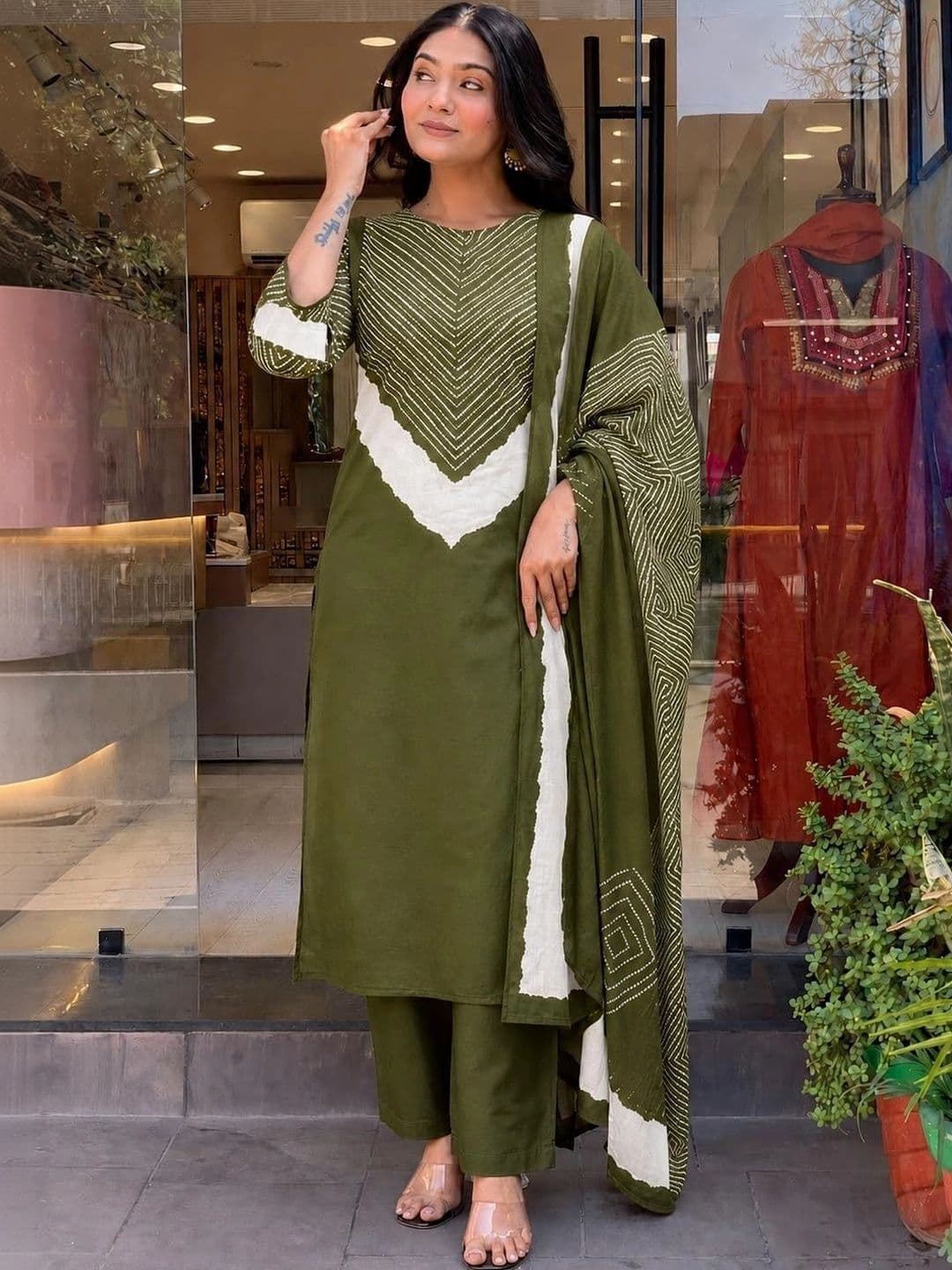 PANJURLI Women Ethnic Motifs Printed Regular Kurta with Trousers & With Dupatta thumbnail 3