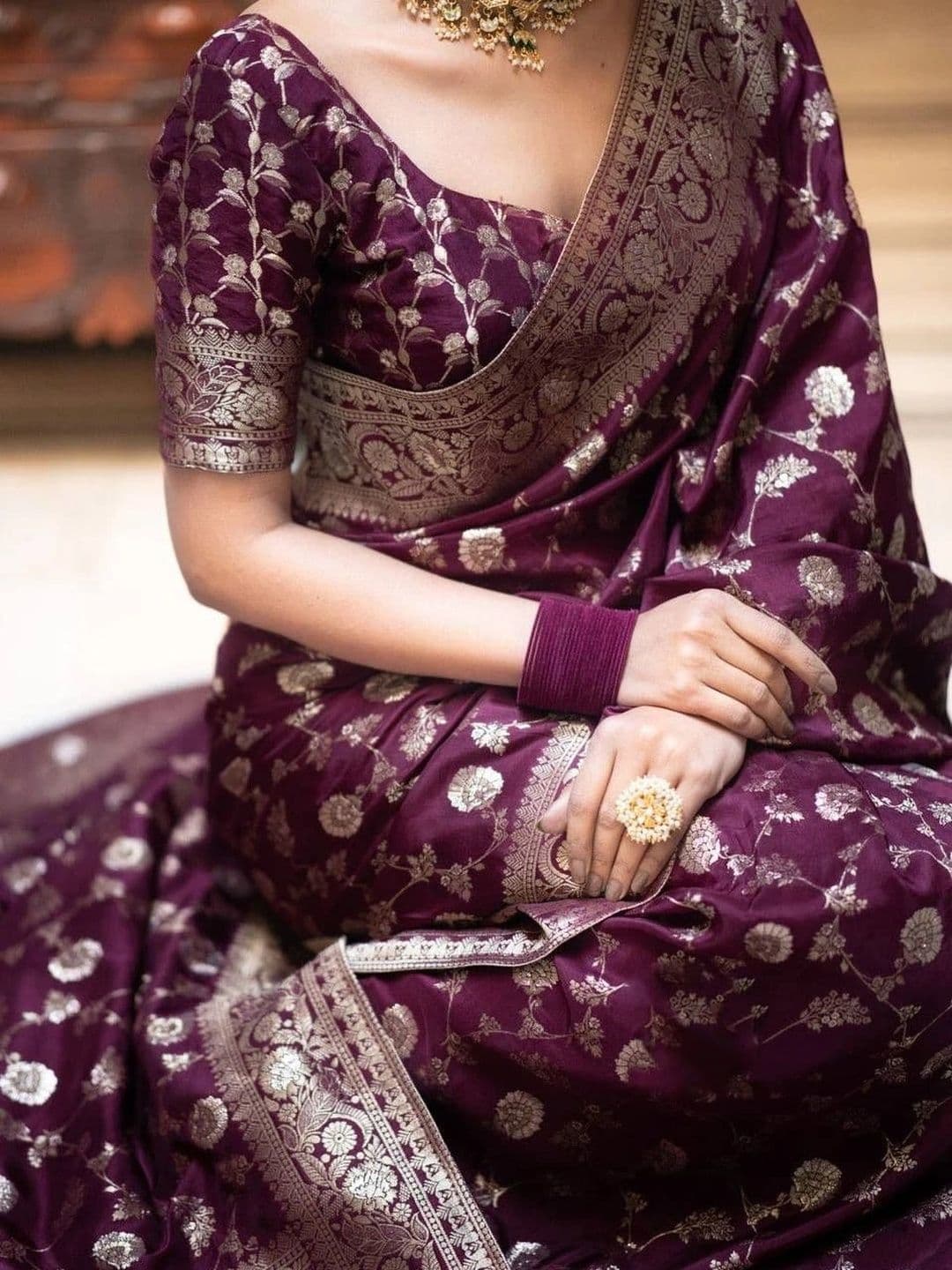Zankhi Hosiery Woven Design Zari Art Silk Banarasi Saree thumbnail 4