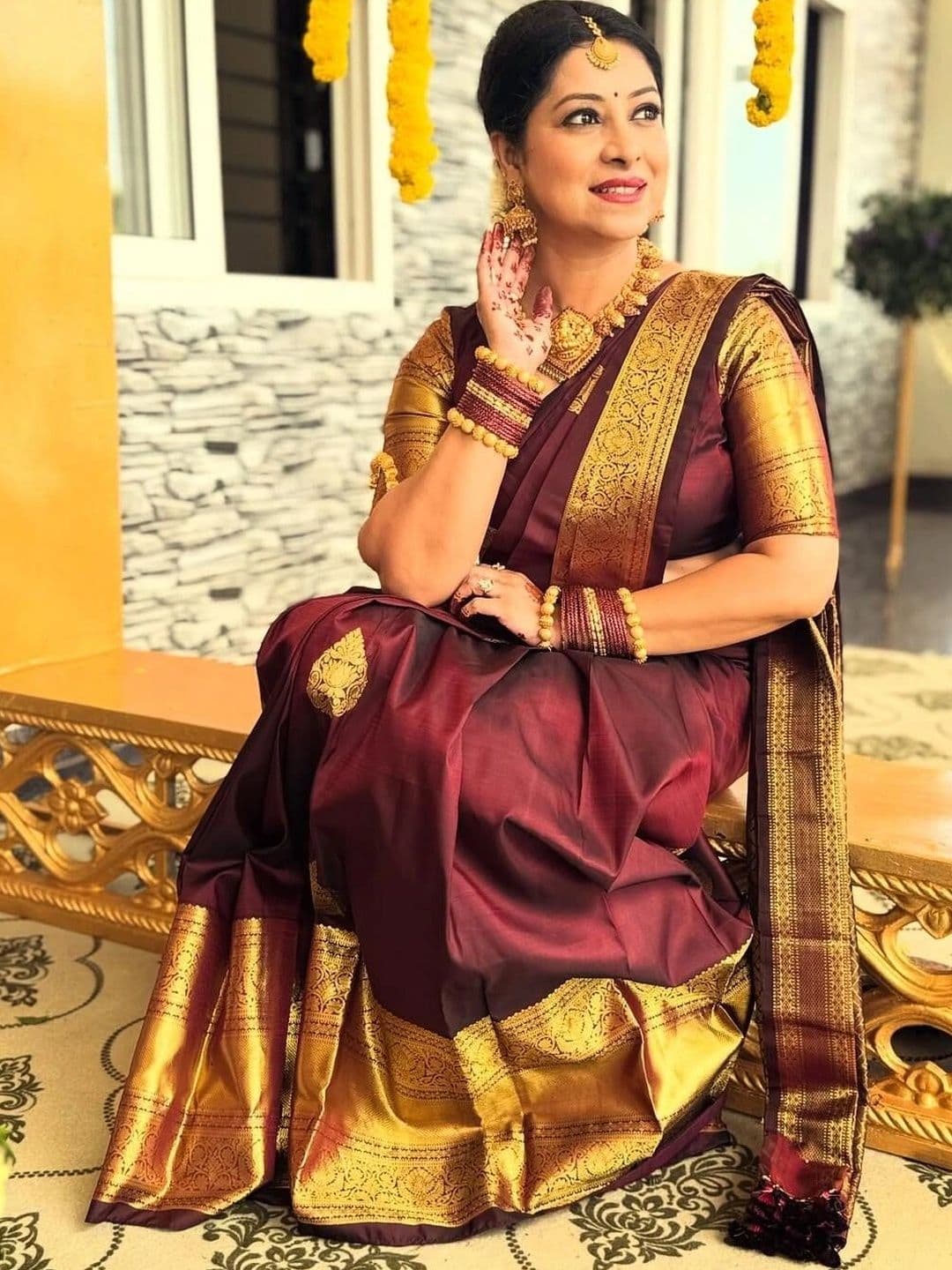 VS MALL Women Ethnic Motifs Printed Zari Banarasi Saree thumbnail 5